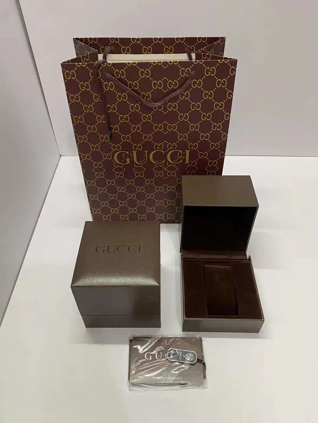 Gucci Watch Box: seller detail photo 3