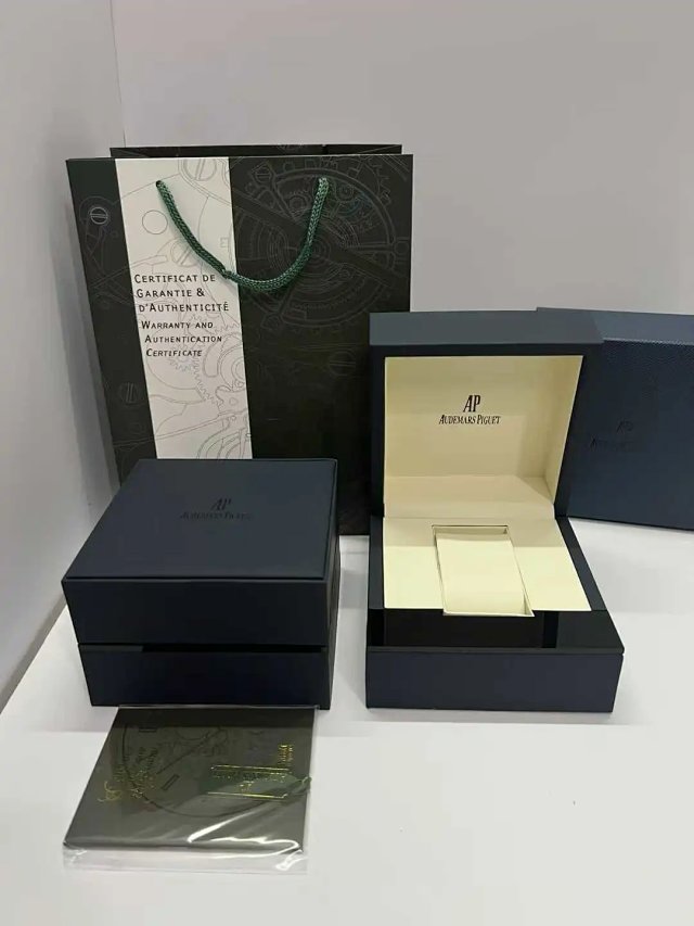 Audemars Piguet Watch Box: seller detail photo 2