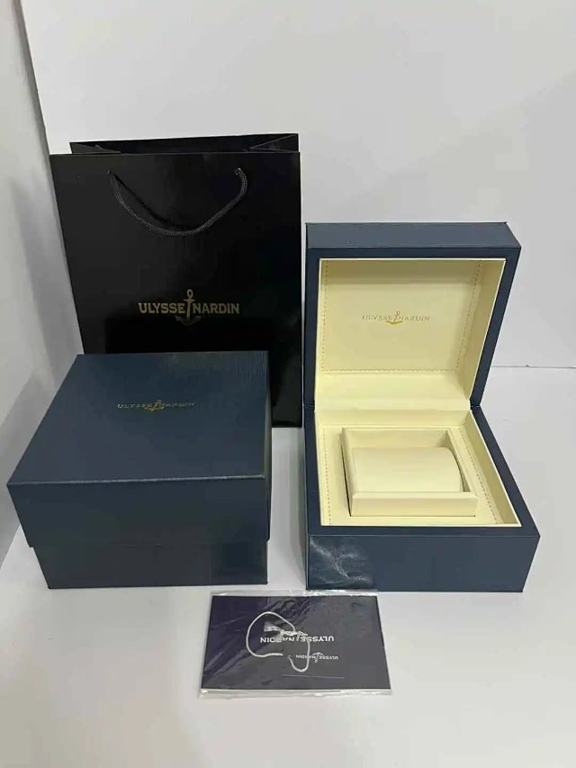 Ulysse Nardin Watch Box: seller detail photo 1