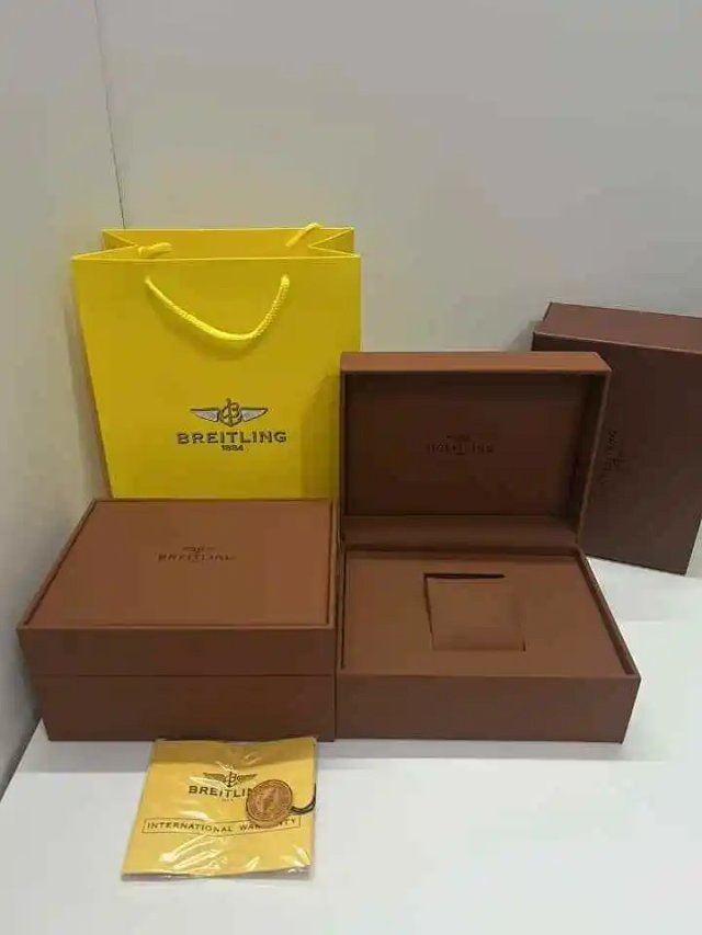 Breitling Watch Box: seller detail photo 3