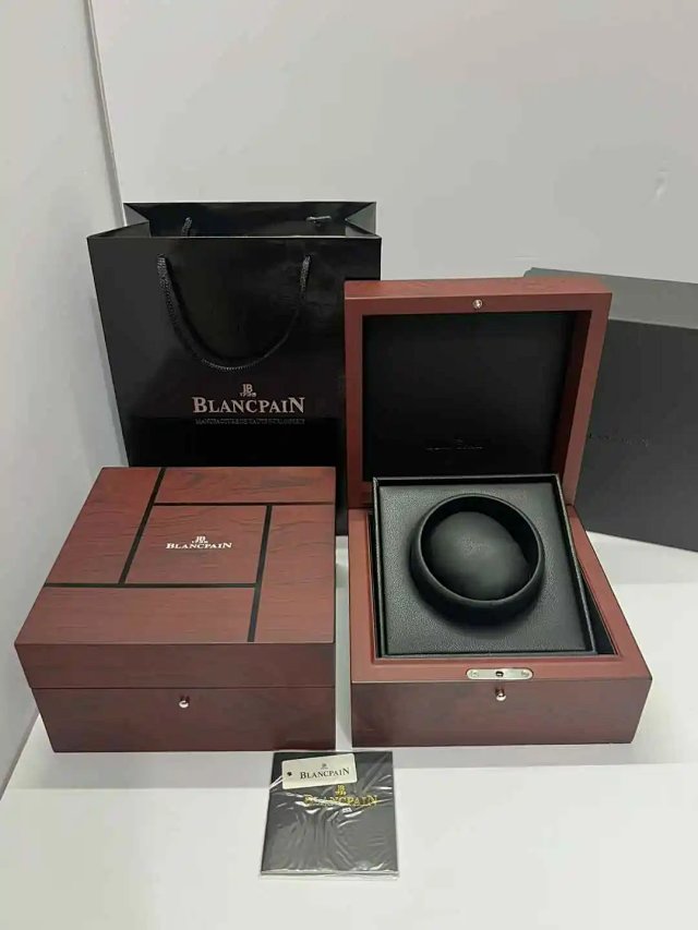 Blancpain Watch Box: seller detail photo 1
