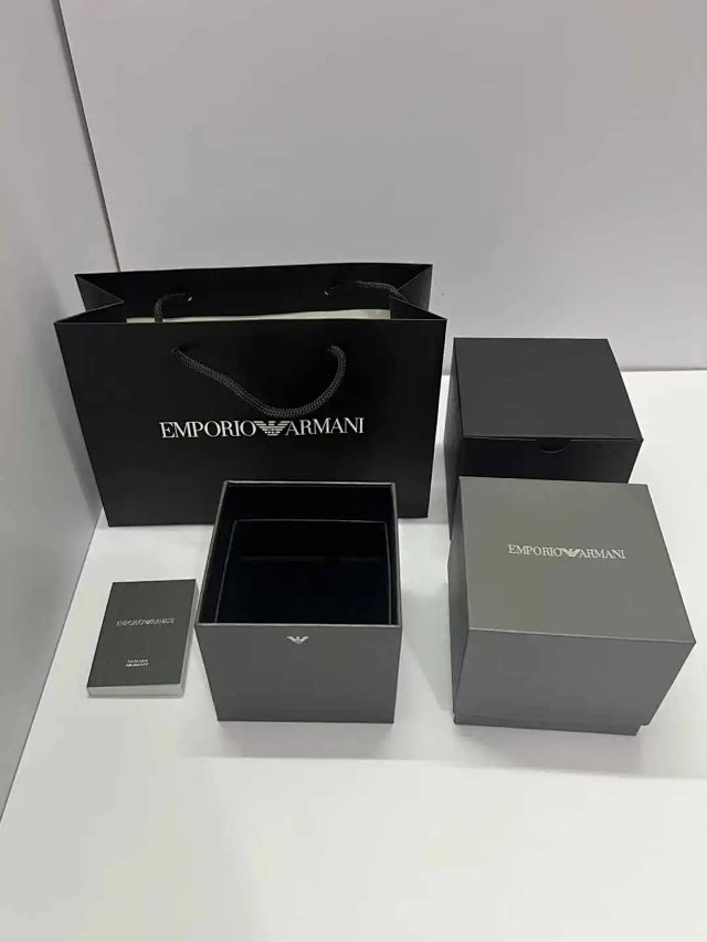 Armani Watch Box: seller detail photo 2