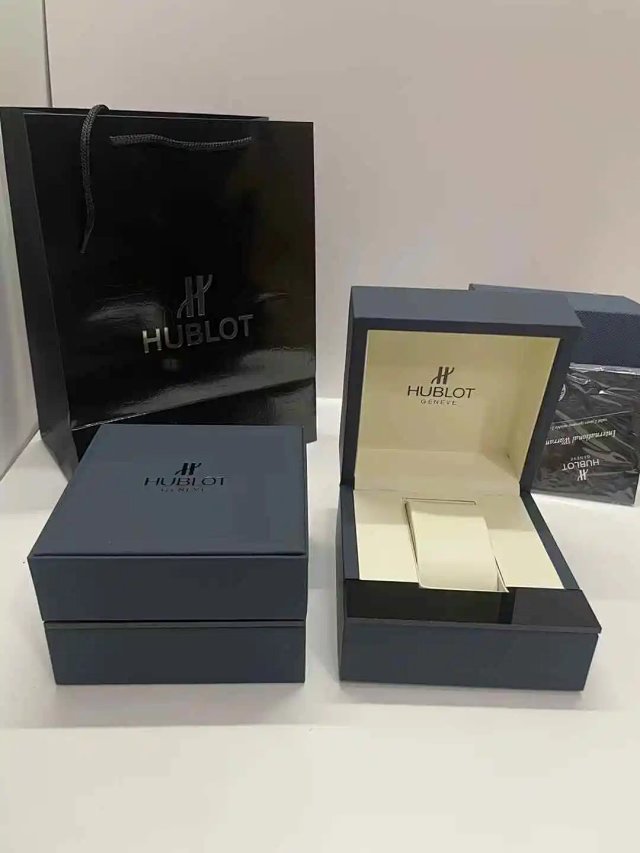 Hublot Watch Box: seller detail photo 3