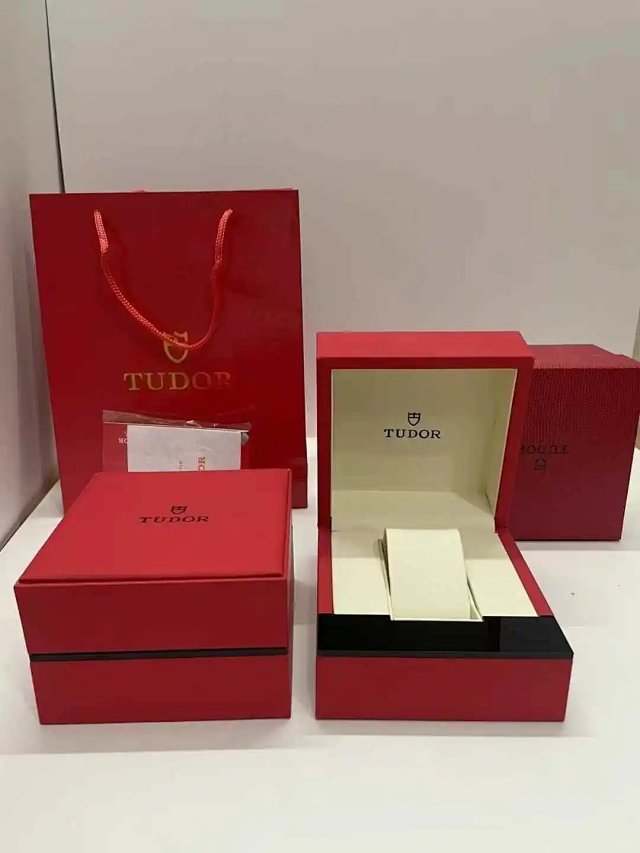 Tudor Watch Box: seller detail photo 3
