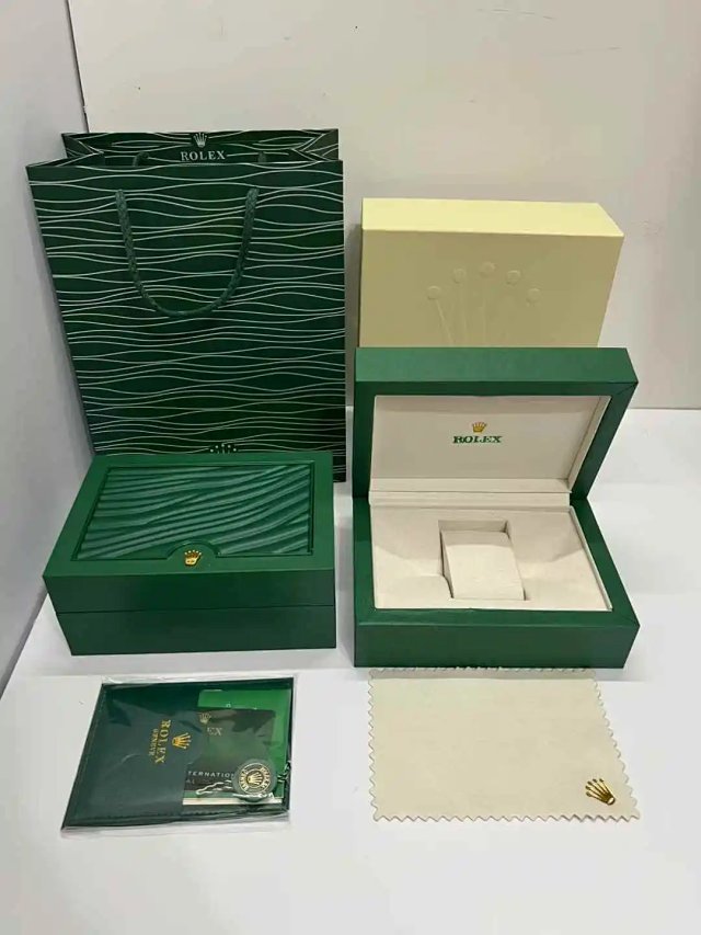 Rolex Watch Box: seller detail photo 3