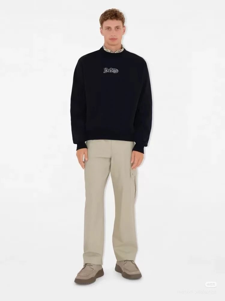 BUR Curved Logo Letter Couple Knit Sweater