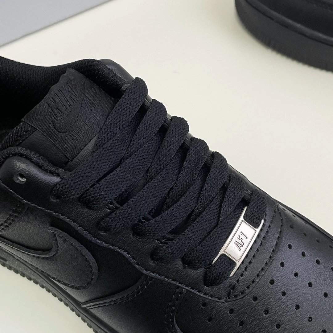 公司级品质,全皮革鞋面,穿脏耐穿,air sole气垫:n1ke 空军一号 经典
