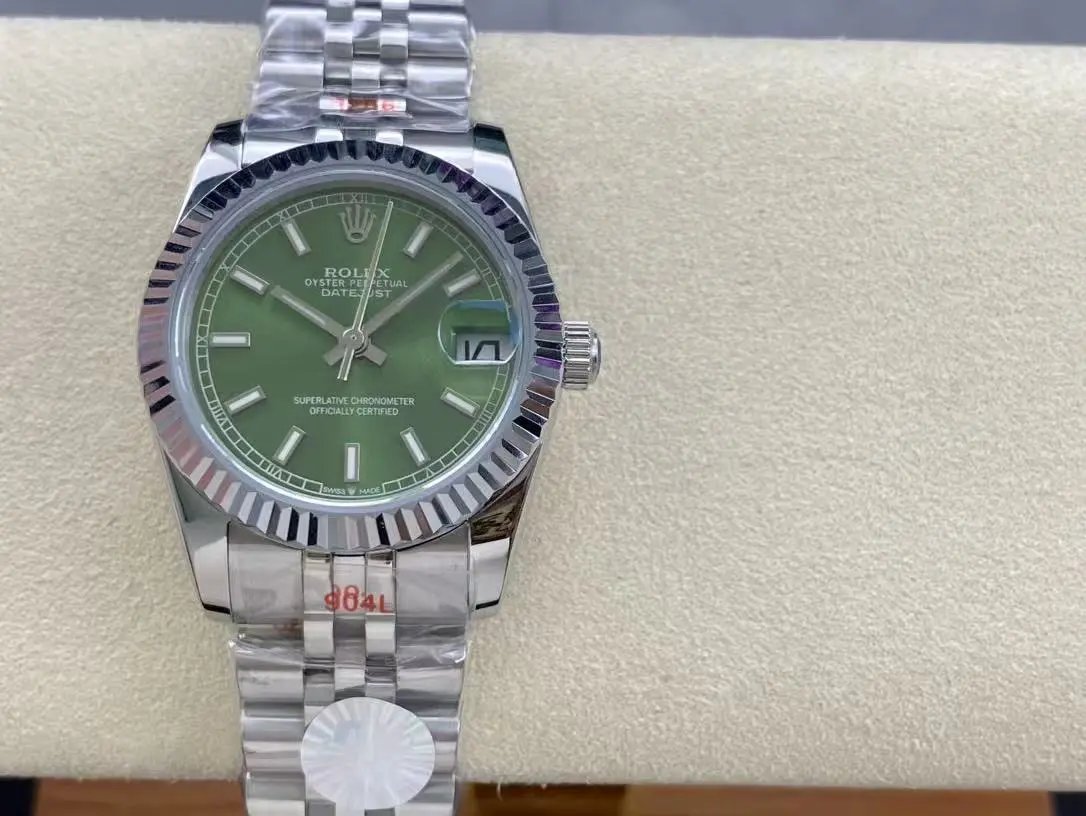 Log green dial
