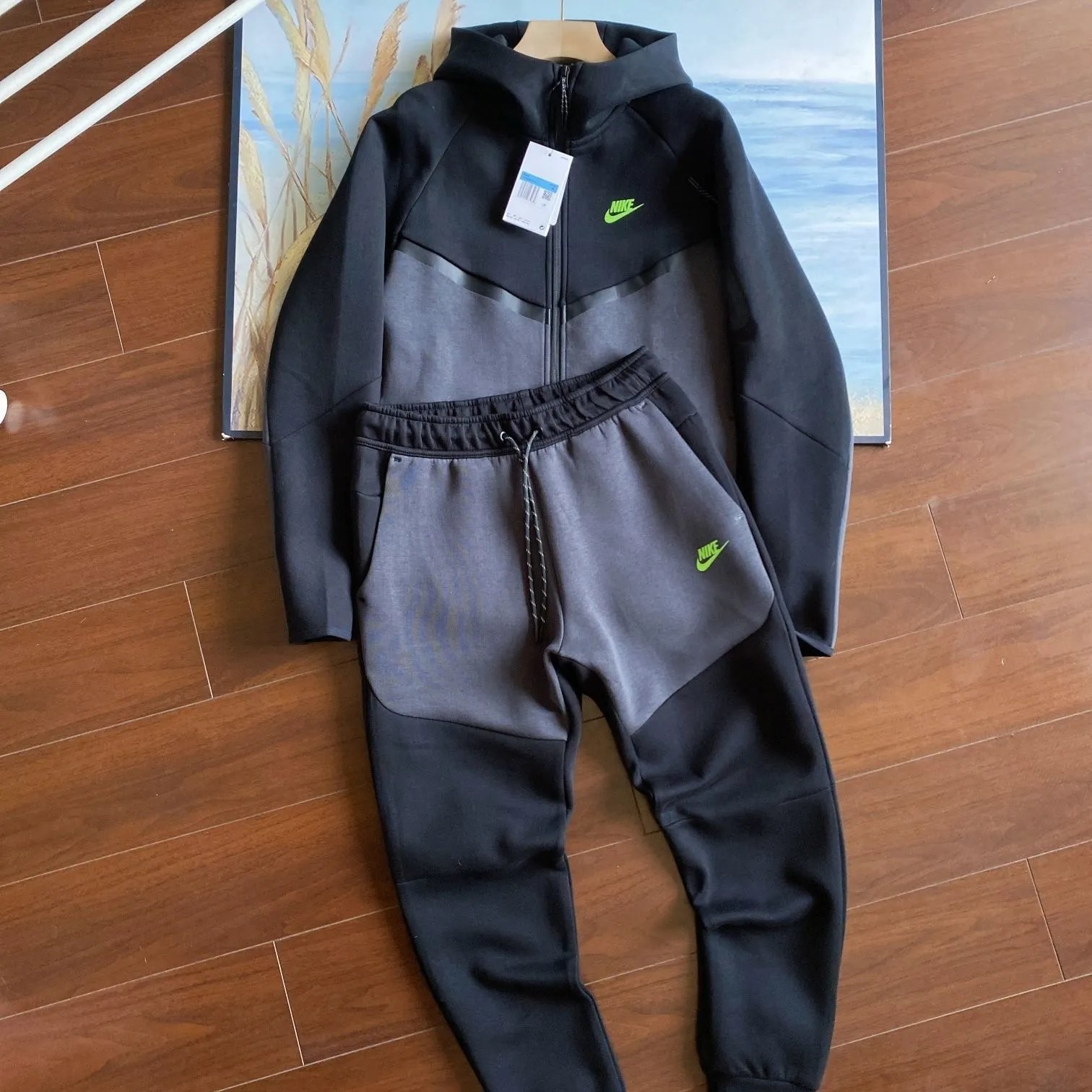 Black and Dark Gray with Green Label Set