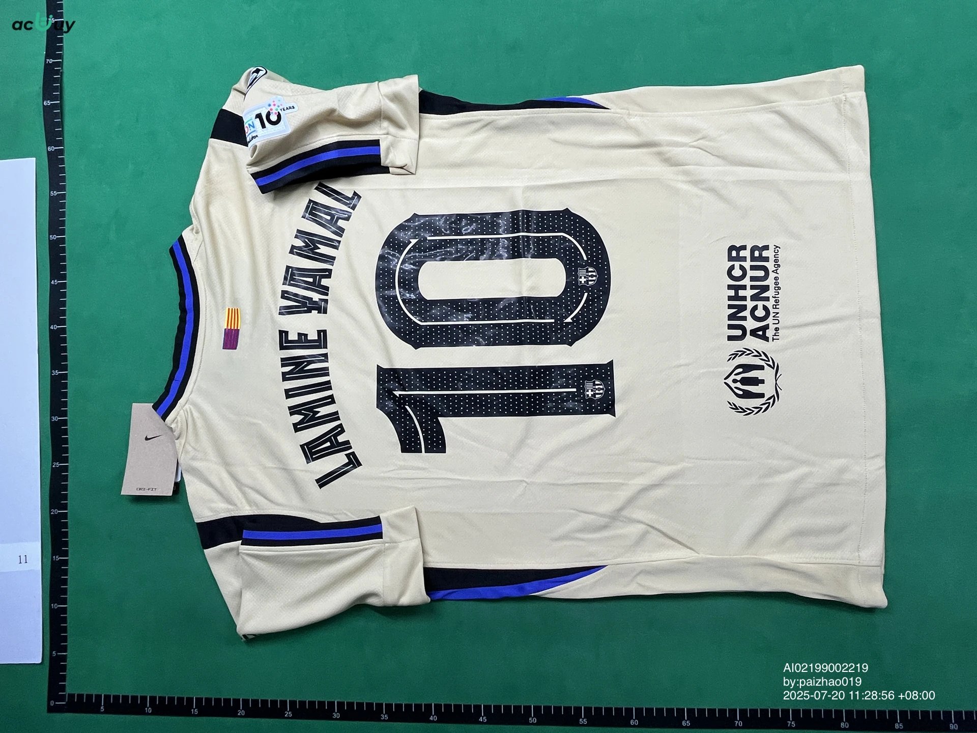 Barcelona 10 Away