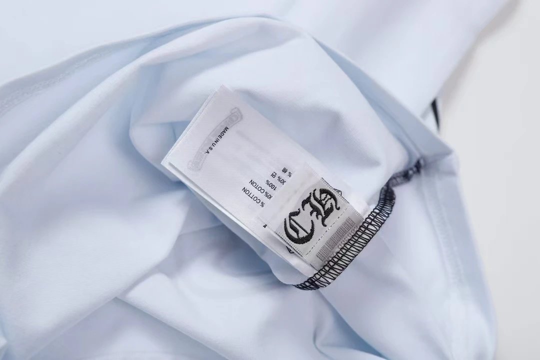 1977 Hoodie Sweatshirt - Minimalist Streetwear Design