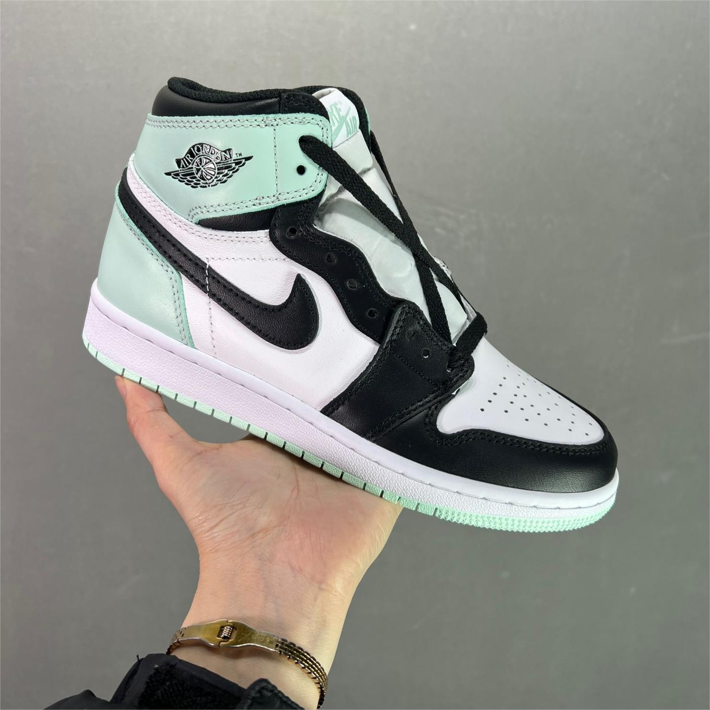 Air Jordan 1 High OG Pine Green Sneakers - 13