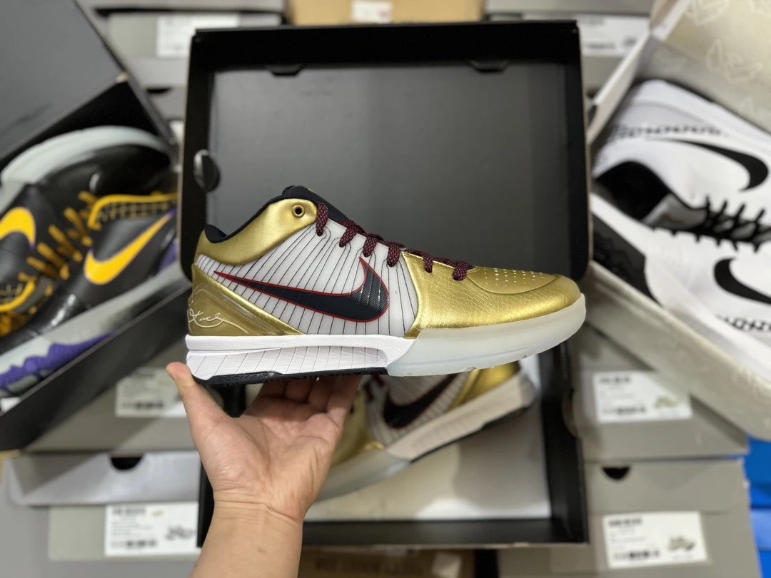 Kobe 4 Platinum