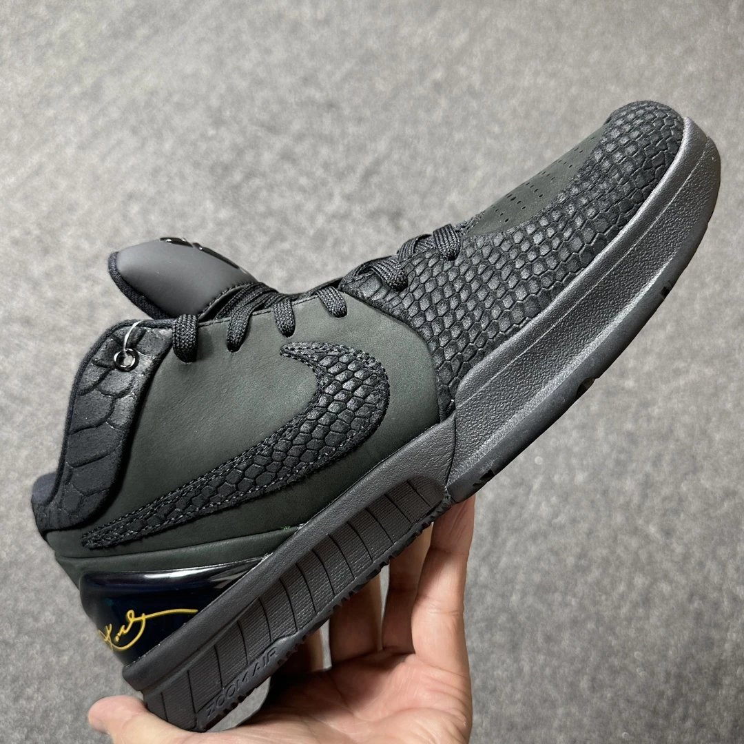 Kobe 4 Black Mamba