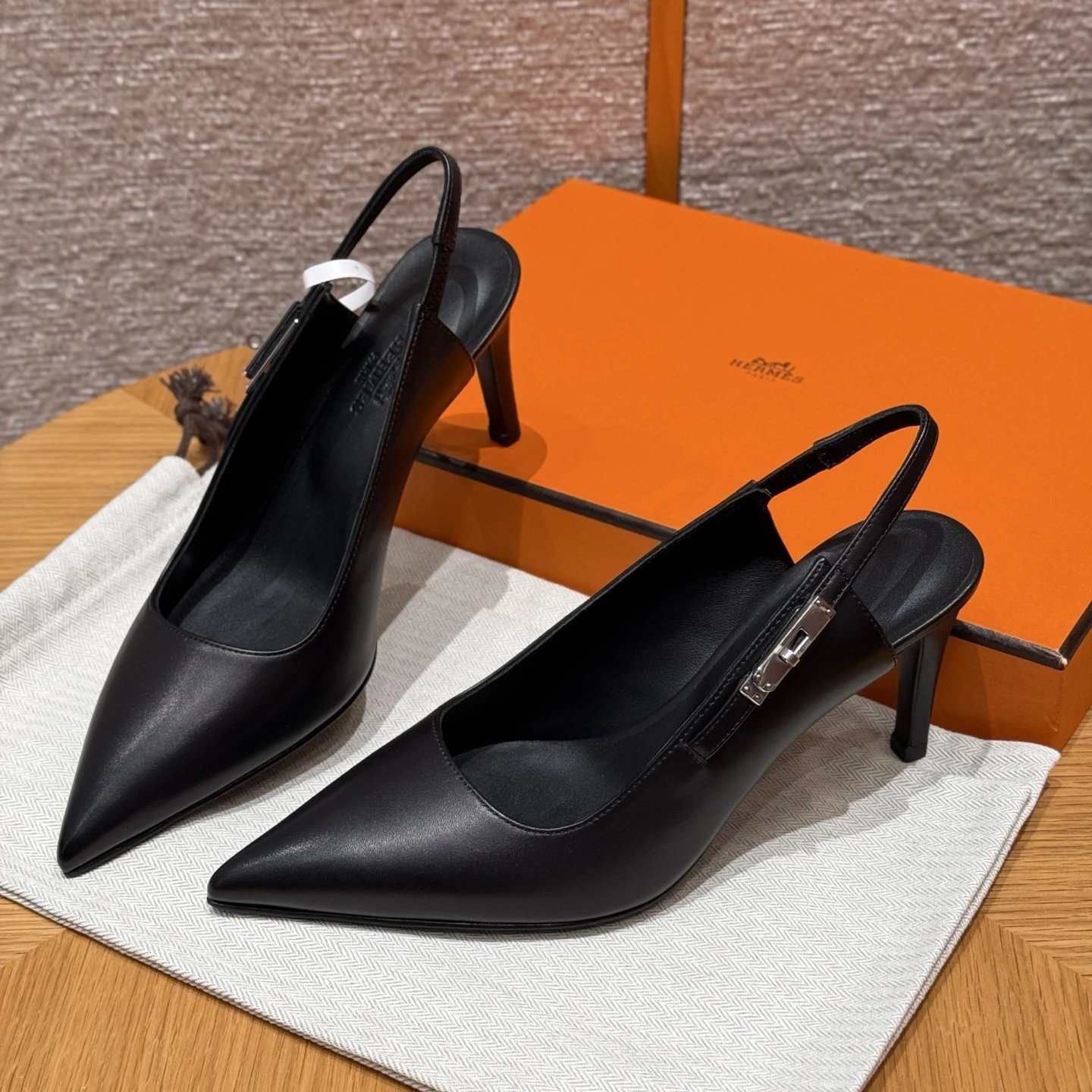 Hermes Lover 80 Slingback · 3
