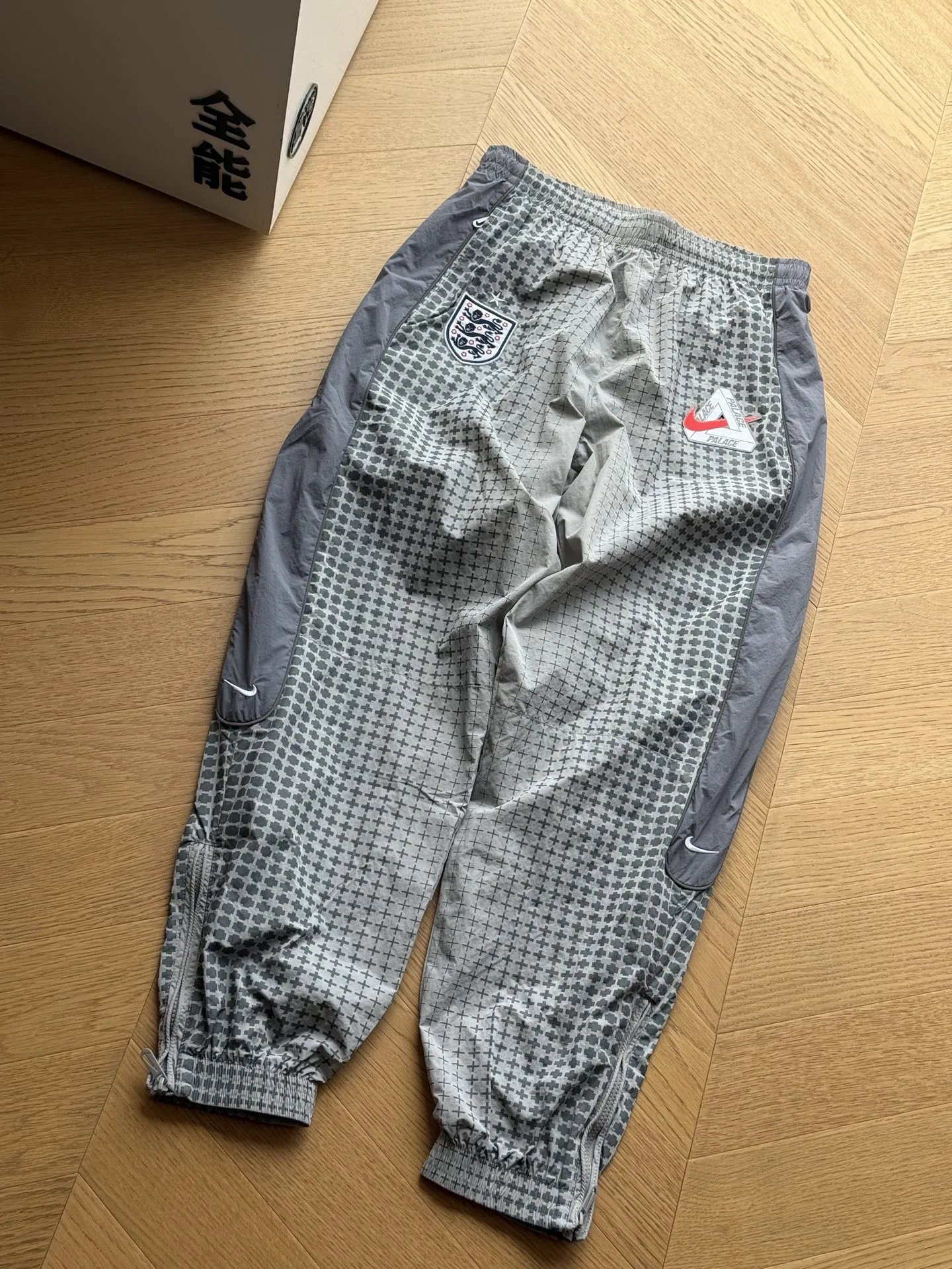 PALACE x England football team x Nike pants