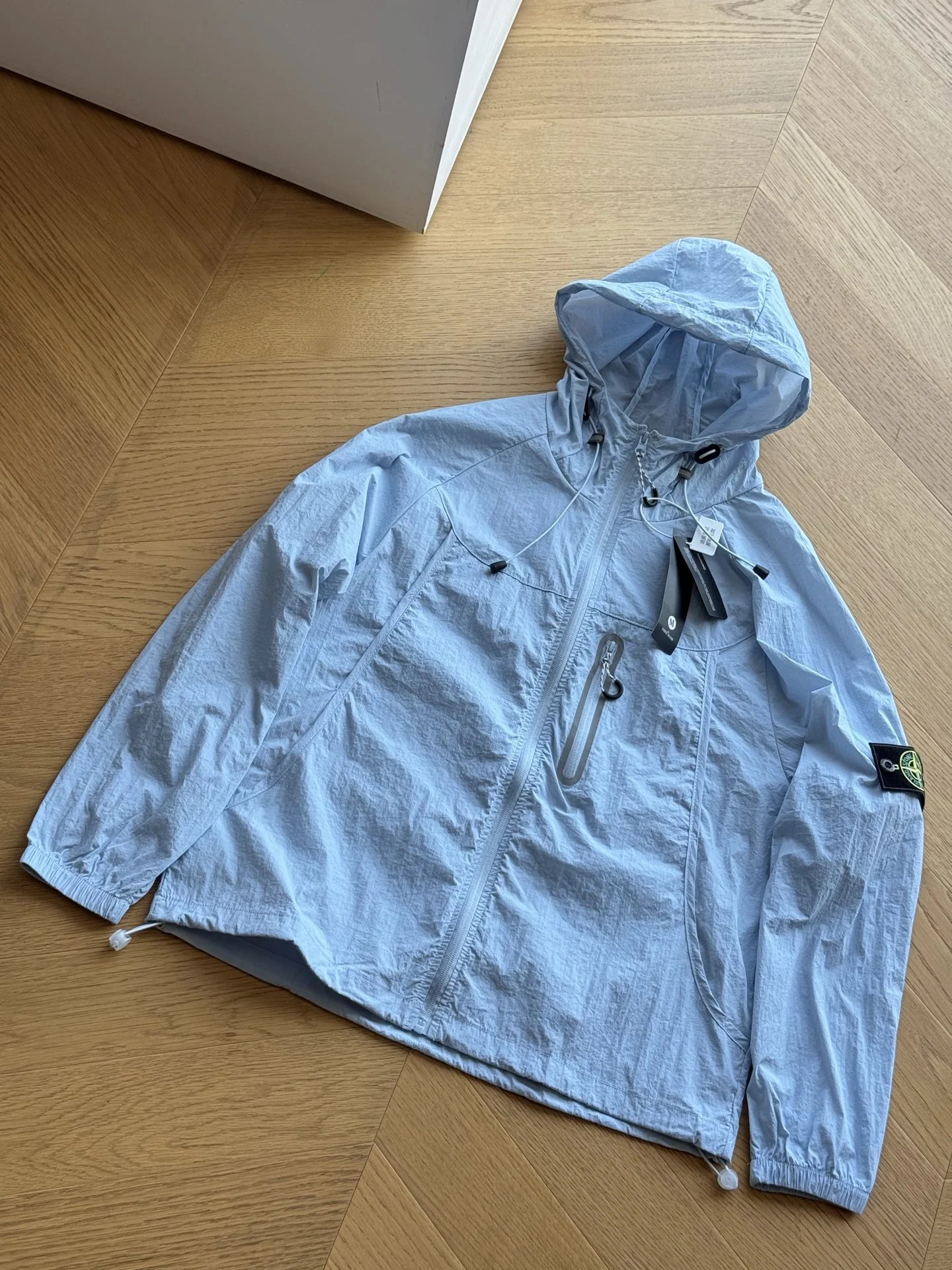 Stone Island hooded sunscreen jacket (sky blue)