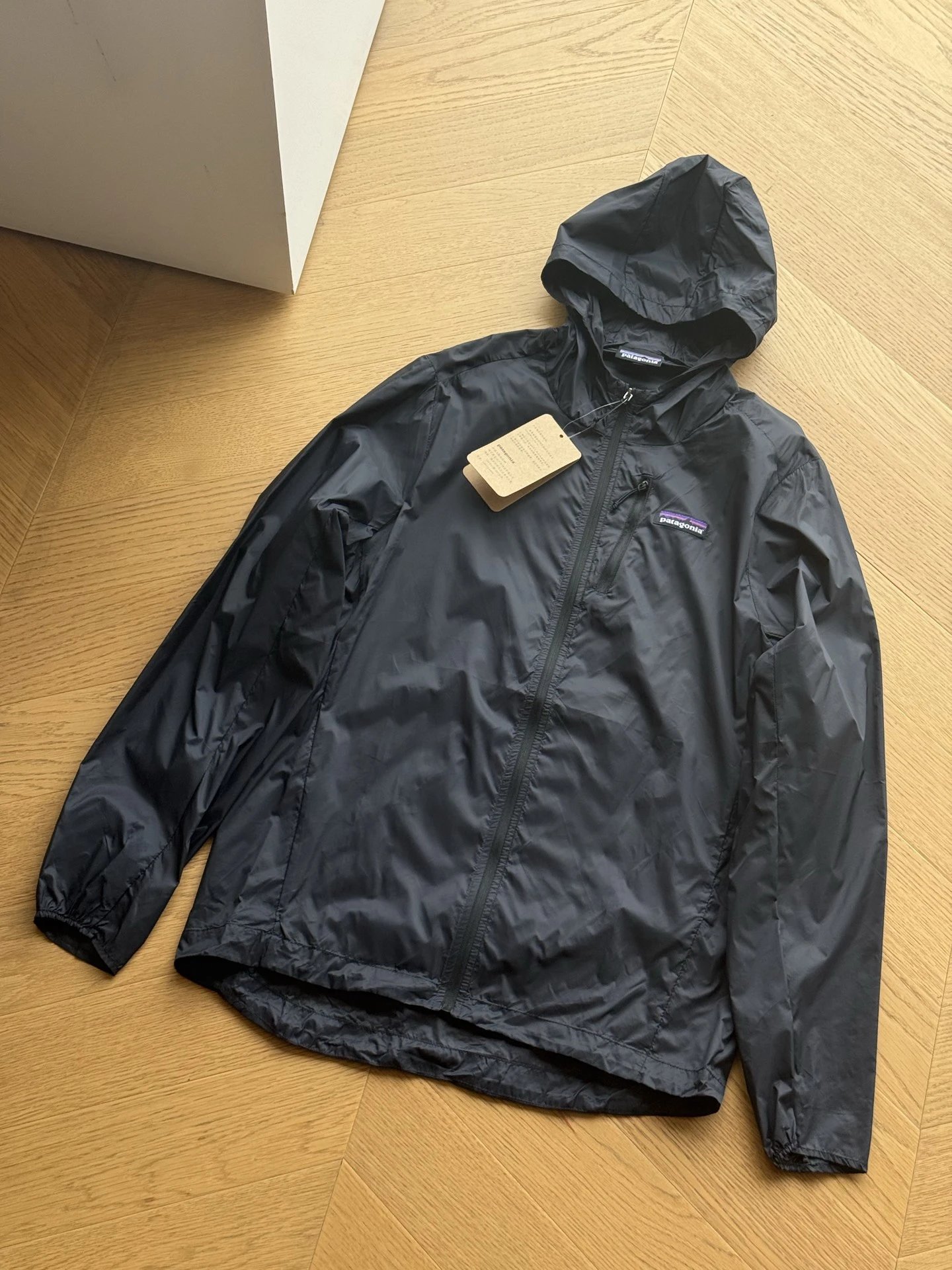 Patagonia Ultra Light Skin Windbreaker (Black)