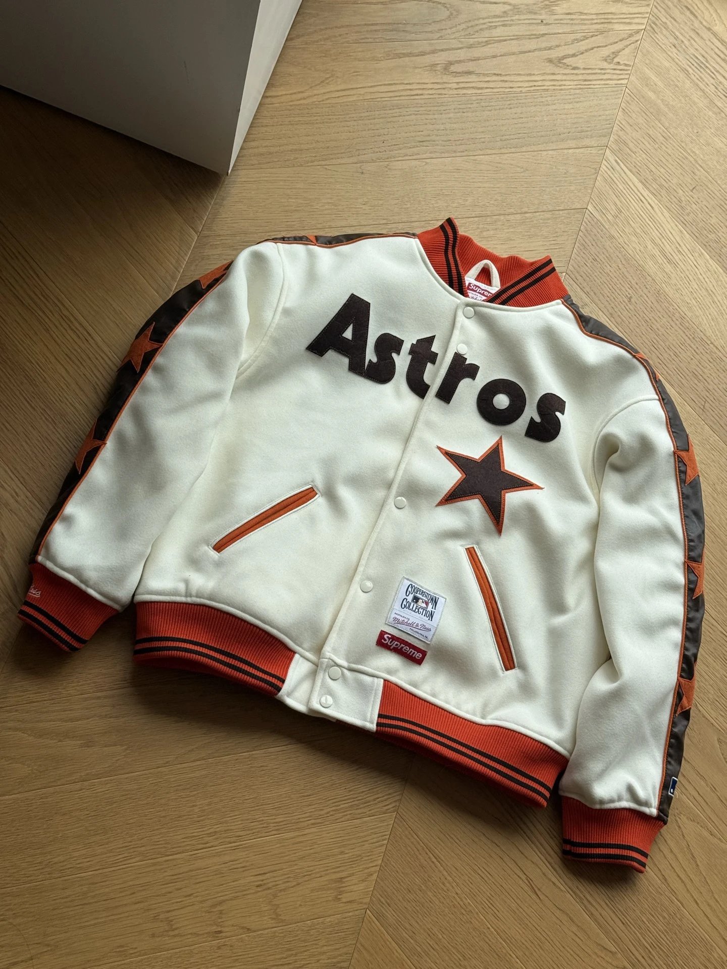 Co branded pentagram embroidered striped baseball jacket (beige)