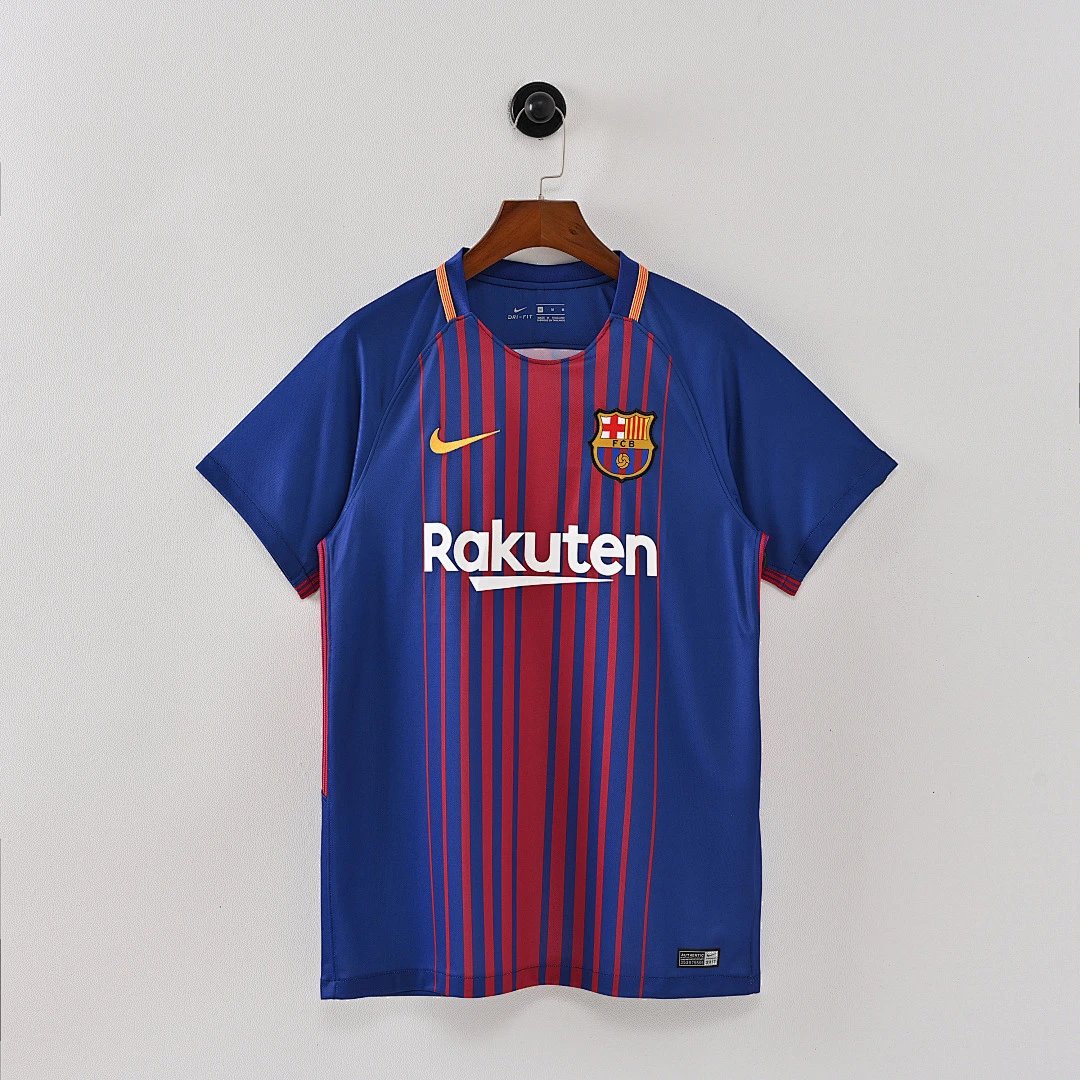 17-18 Barcelona home field