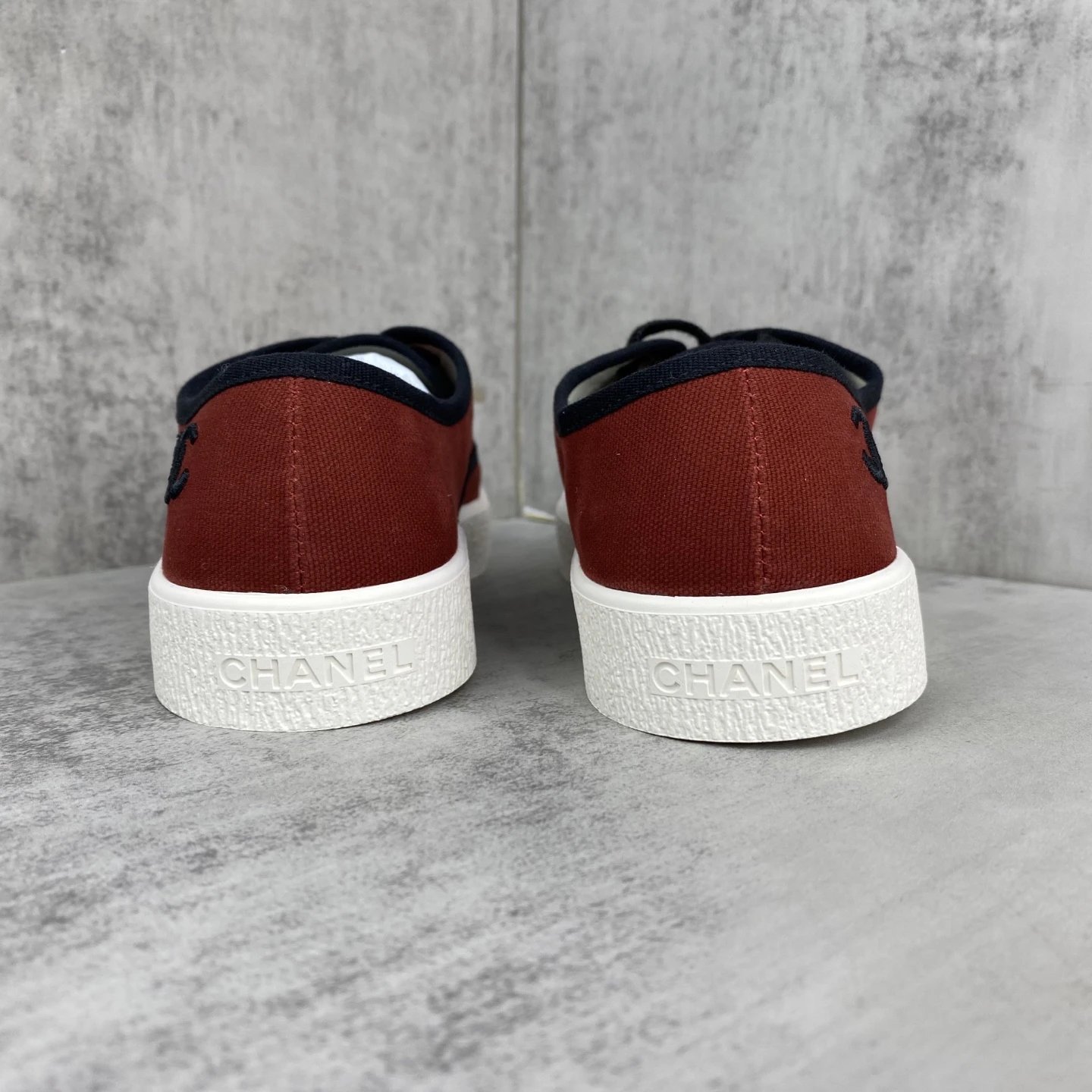 Vintage Canvas Low Top Sneakers with Rubber Sole in Crimson - Gallery Image 5 - Detailed View