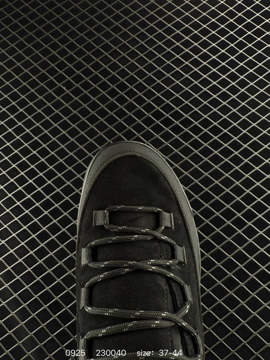 High-Top Hiking Boots Onyx - Gallery Image 9 - Detailed View