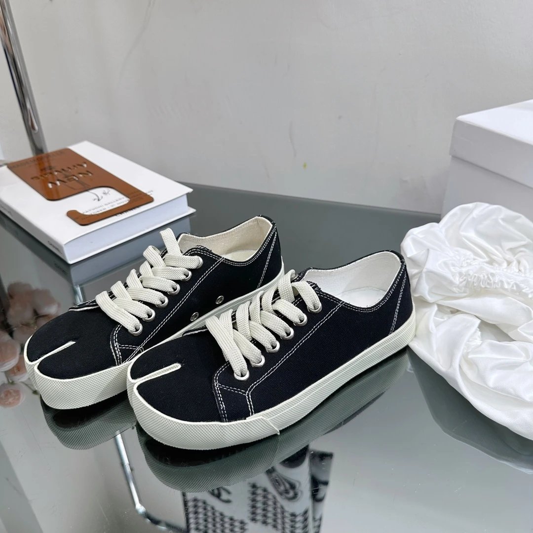 Maison Margiela MM6 Tabi Canvas Sneakers Black - Gallery Image 7 - Detailed View