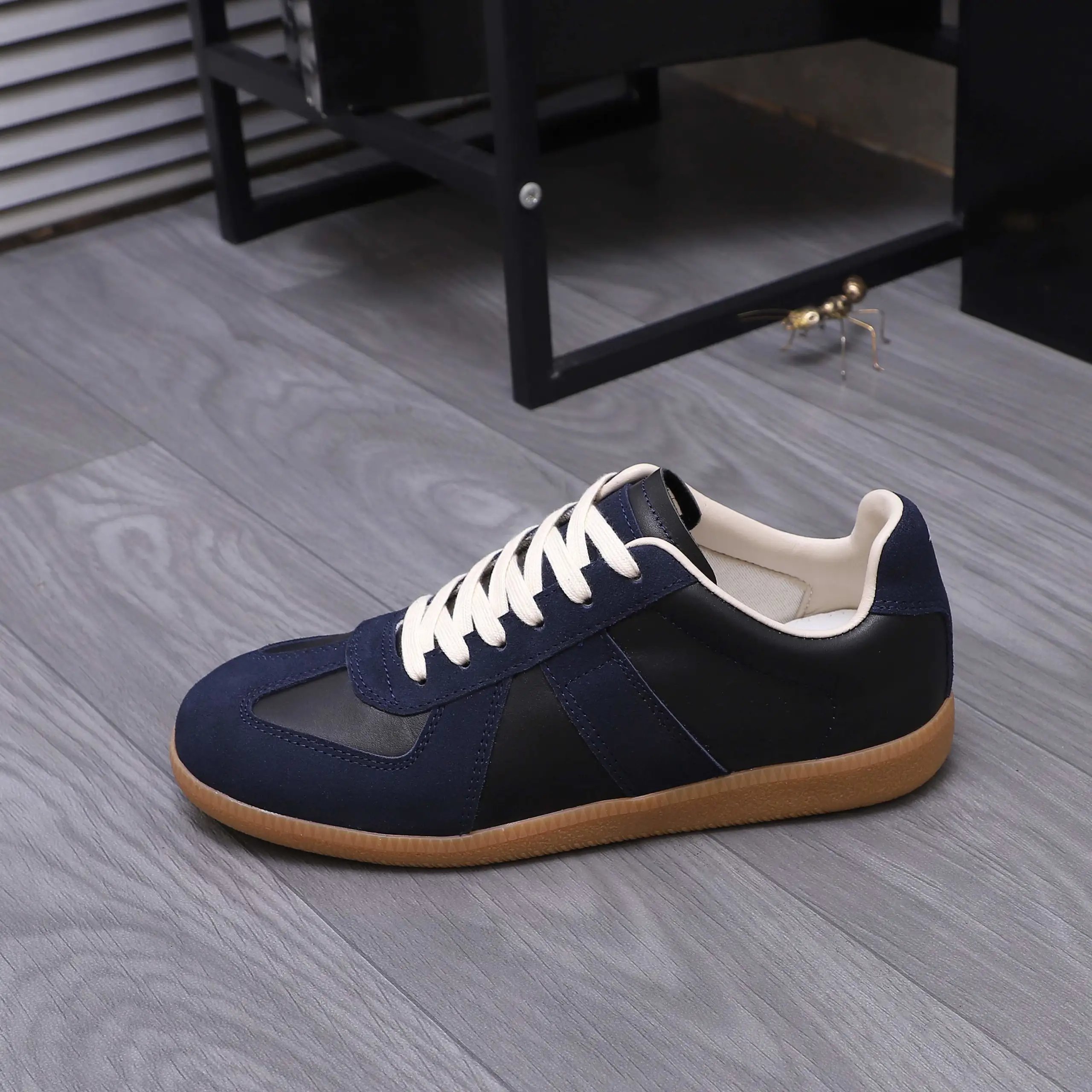 Maison Margiela Leather Sneakers Blue - Gallery Image 7 - Detailed View