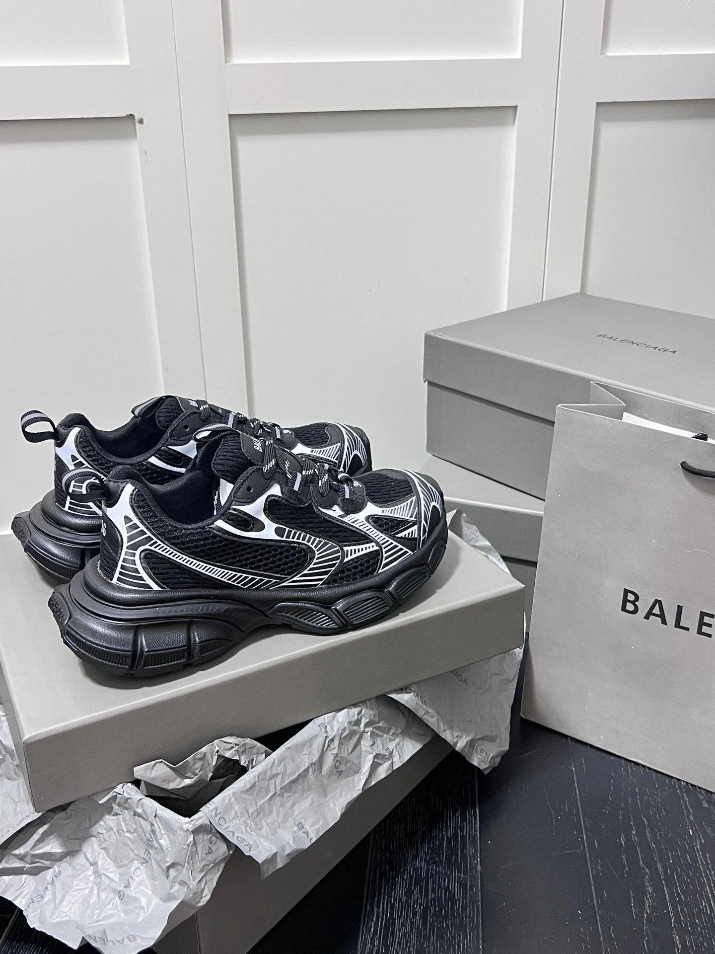 Retro Dad Sneakers Mesh Leather Chunky Sole Graphite Black - Gallery Image 6 - Detailed View