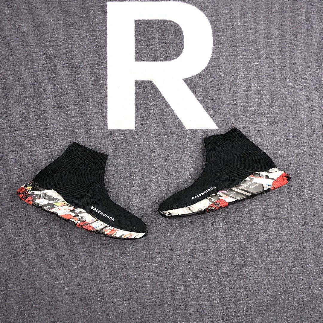 Unisex Knit Sock Sneakers with Patterned Sole in Onyx Black - Gallery Image 5 - Detailed View