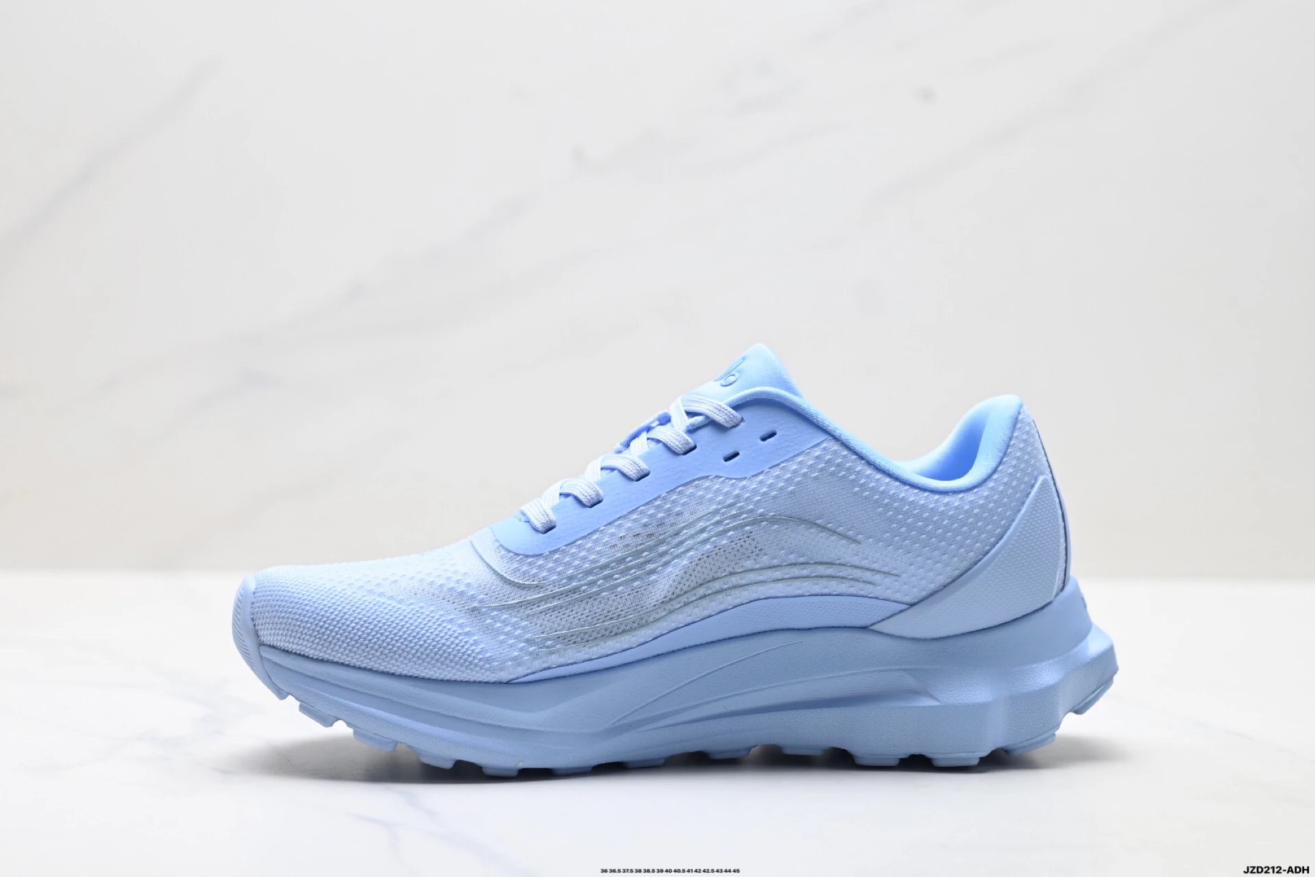 Alo Yoga Alo Runner Sneakers Blue - Gallery Image 4 - Detailed View