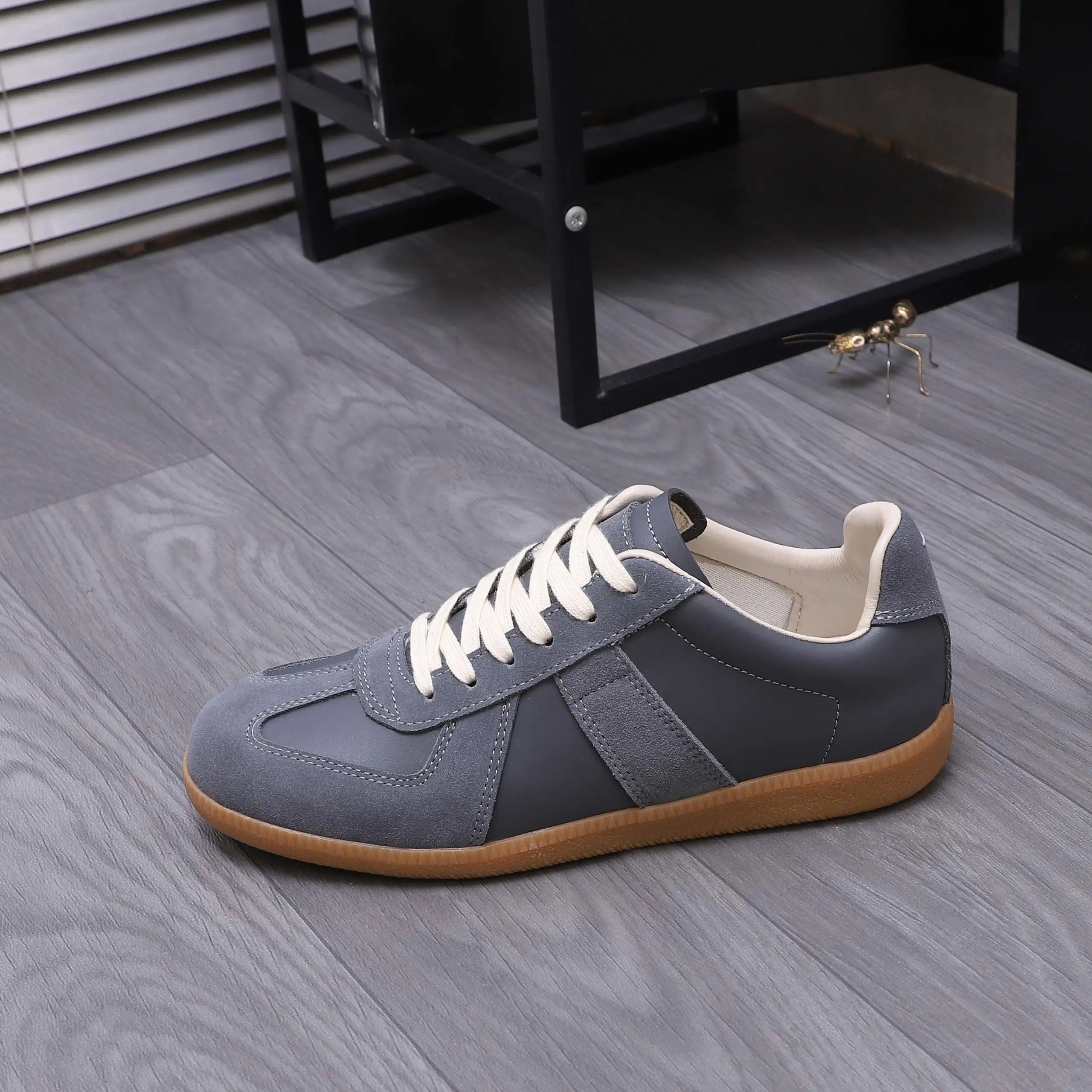Maison Margiela Leather Sneakers Grey - Gallery Image 7 - Detailed View