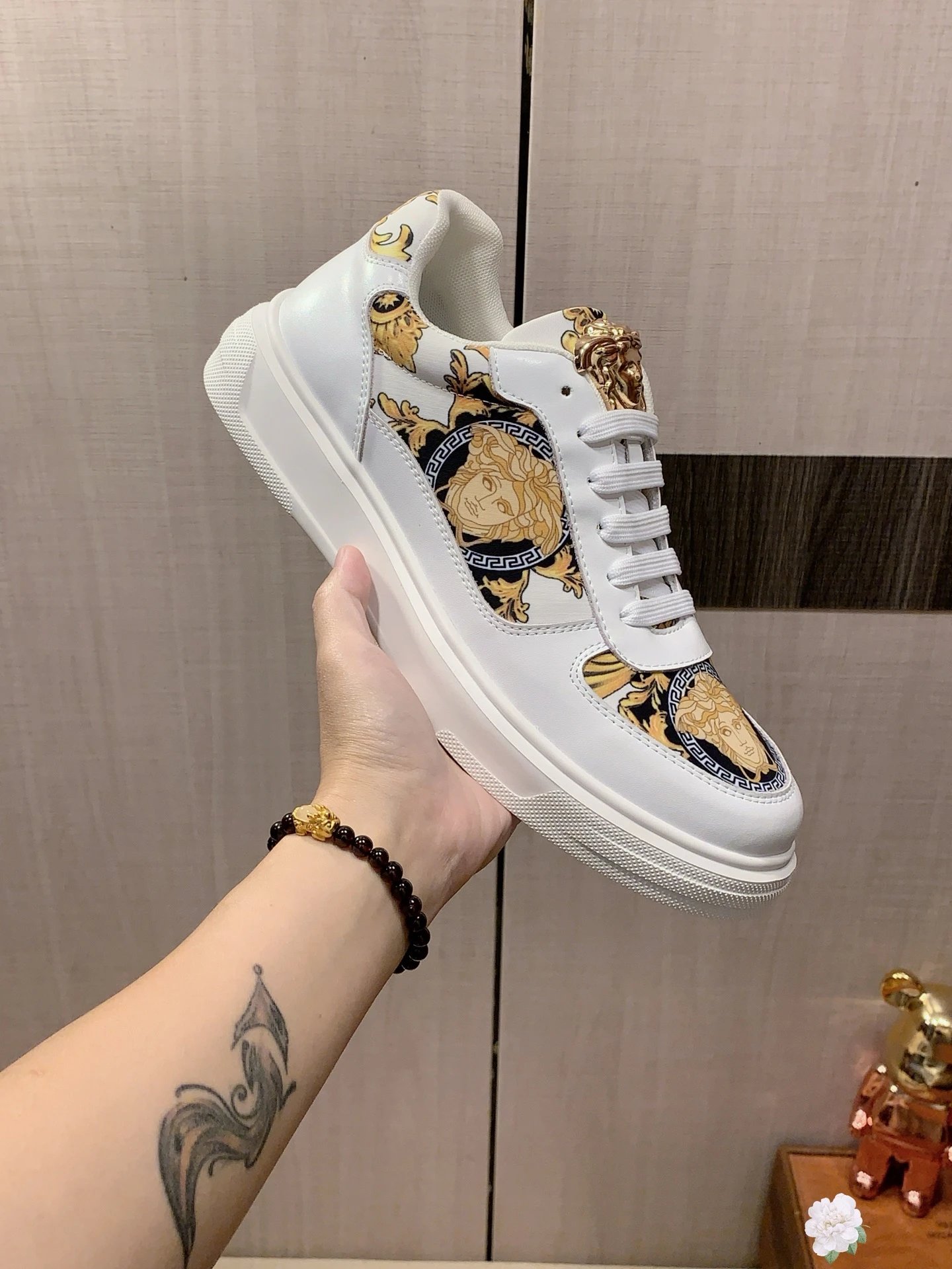 Baroque Leather Low Top Sneakers White Gold - Versace - Cnfans - $57.42
