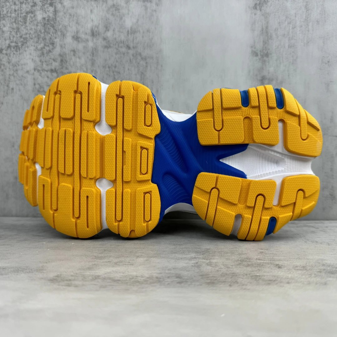 Chunky Mesh Running Sneakers with Retro Yellow Silver Accents - Gallery Image 8 - Detailed View