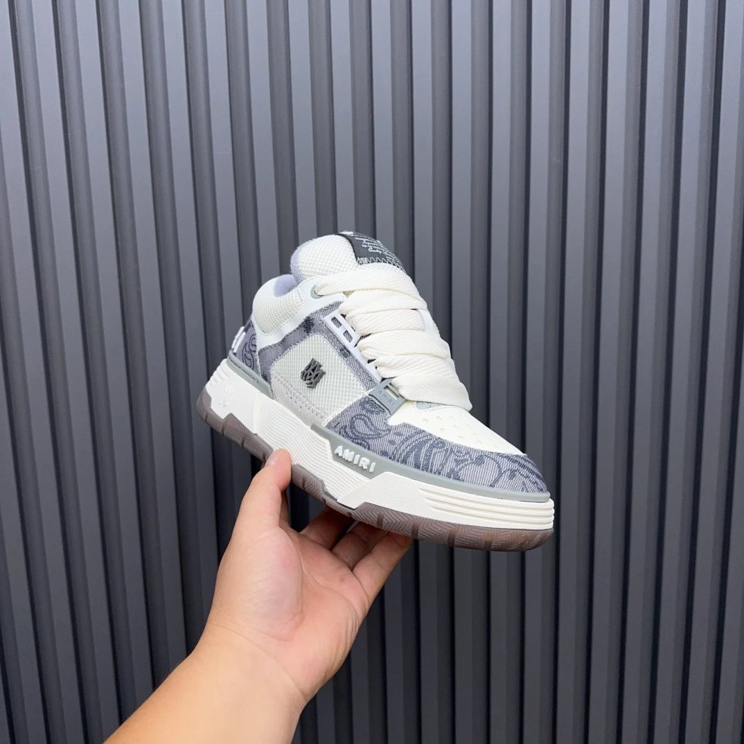 Unisex Low Top Canvas Sneakers Street Style Ivory Grey - Gallery Image 4 - Detailed View