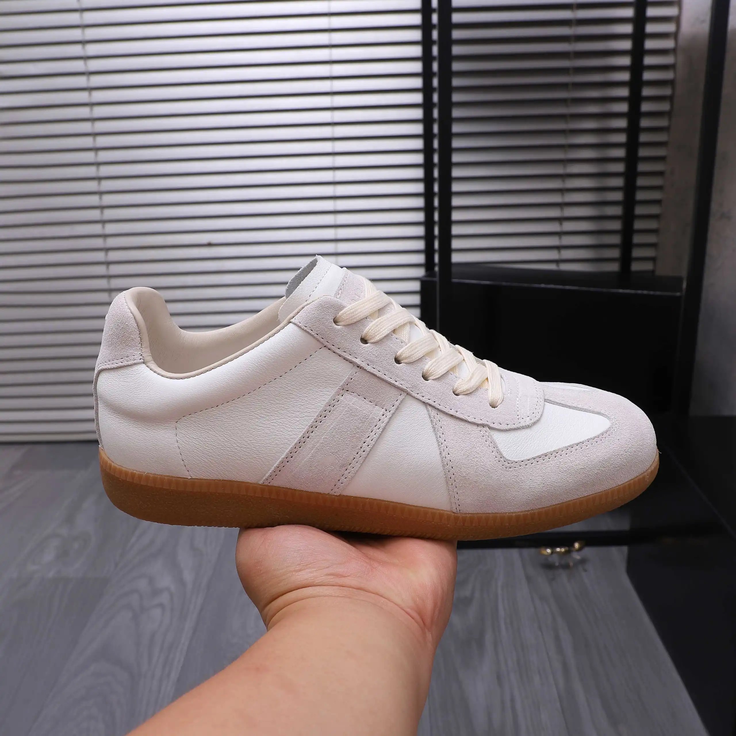 Maison Margiela Leather Sneakers White - Gallery Image 6 - Detailed View