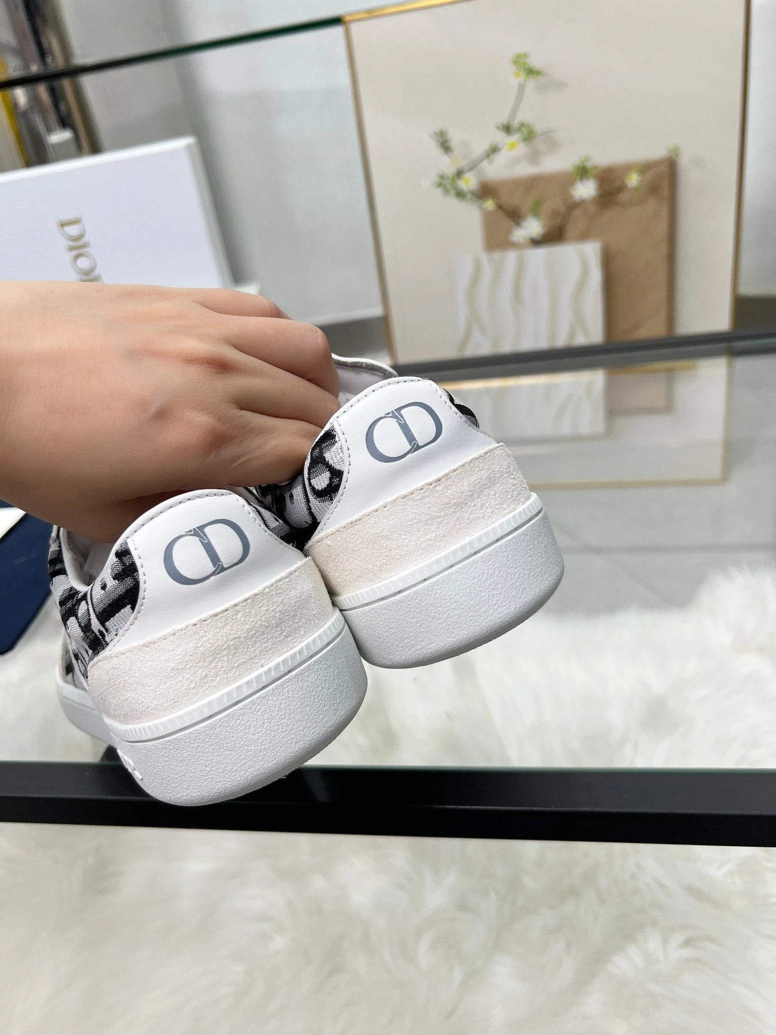 Dior B01 Sneakers Black White - Gallery Image 9 - Detailed View