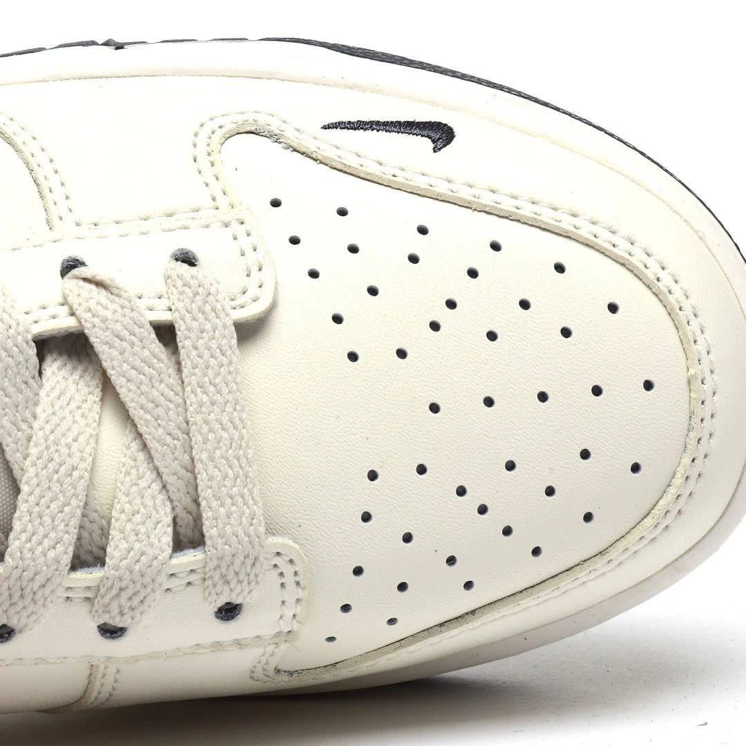 Low-Top Skate Sneakers Ivory - Gallery Image 9 - Detailed View