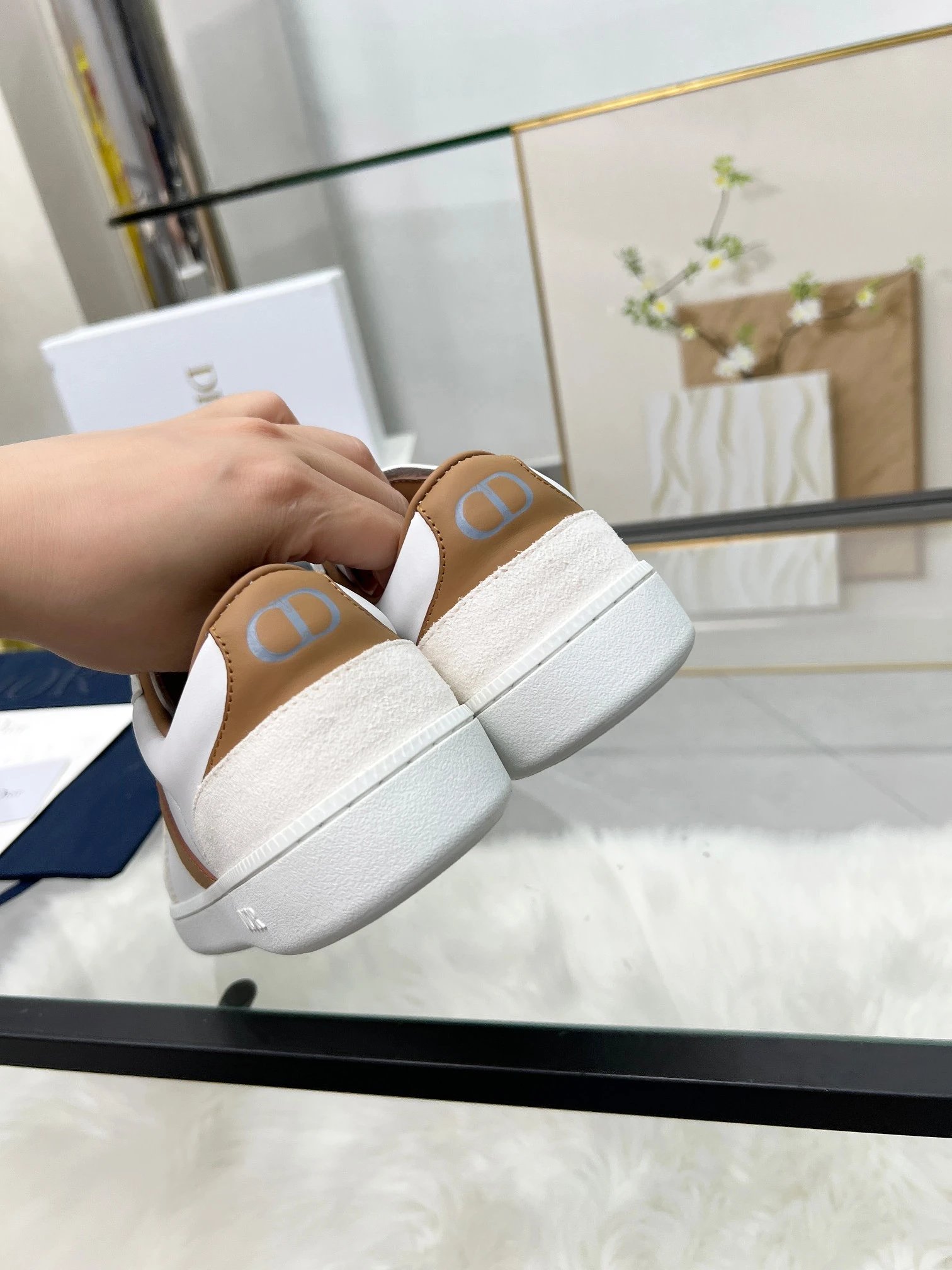 Dior B01 White Leather Sneakers Brown - Gallery Image 9 - Detailed View