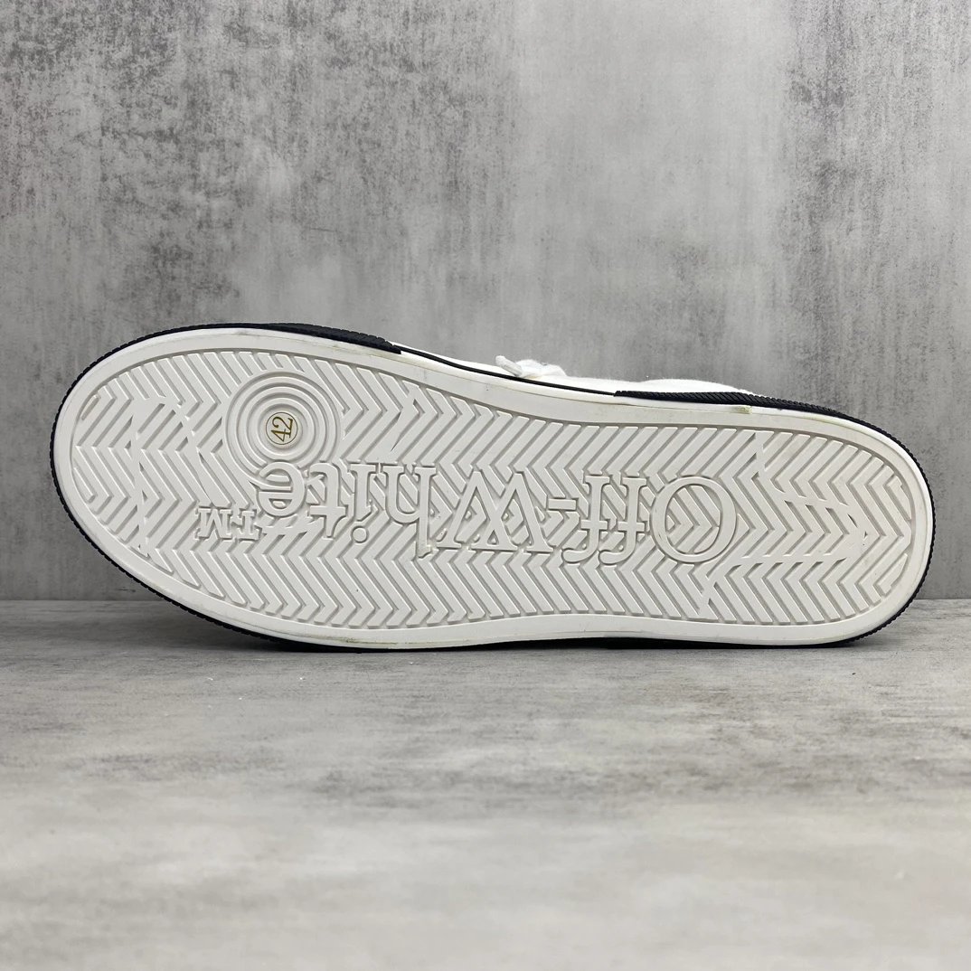 Low Vulcanized Canvas Sneakers Leather Lining Ivory Black - Gallery Image 8 - Detailed View