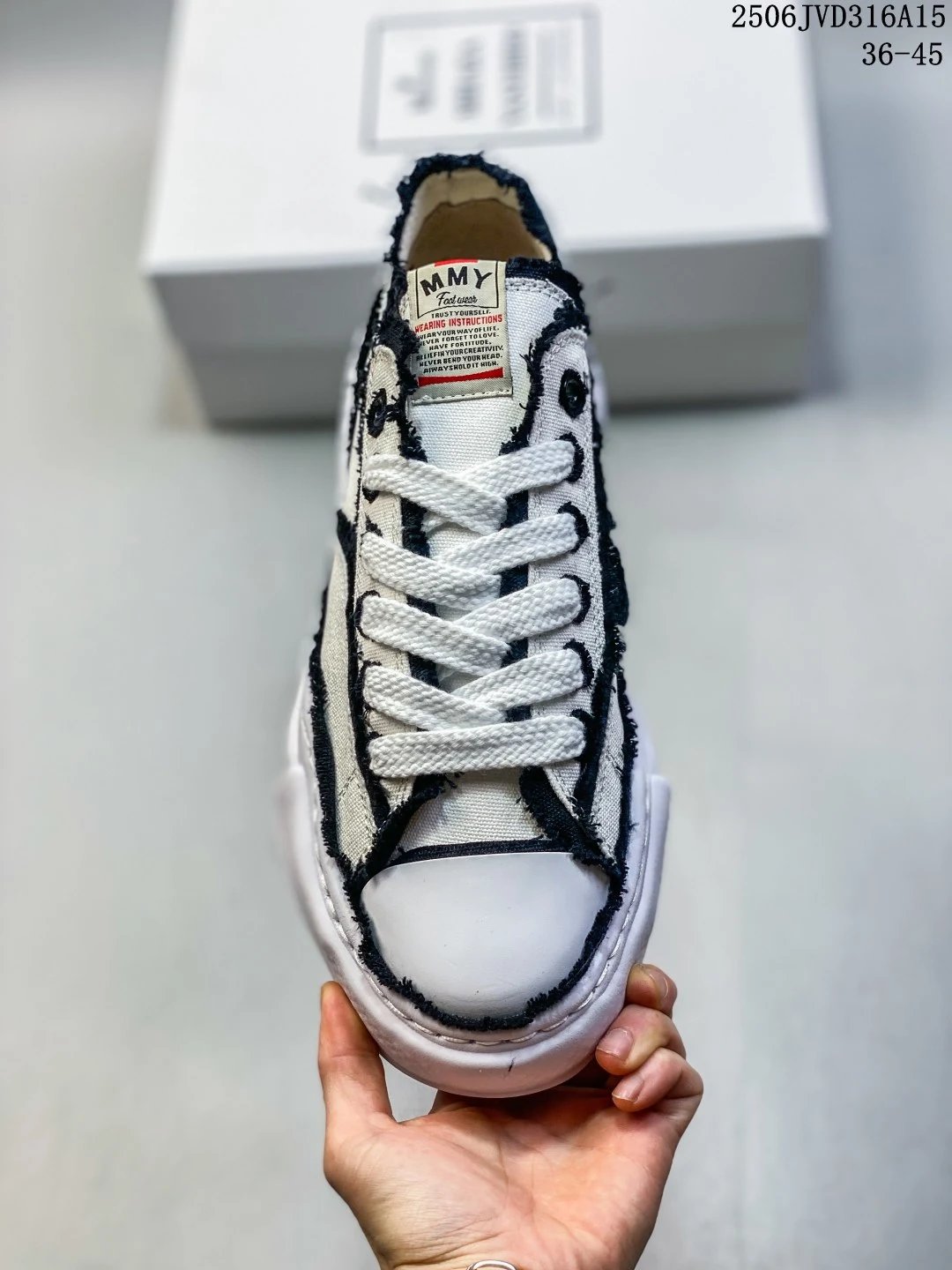 Maison Mihara Yasuhiro MMY Shell Sneakers White - Gallery Image 2 - Detailed View