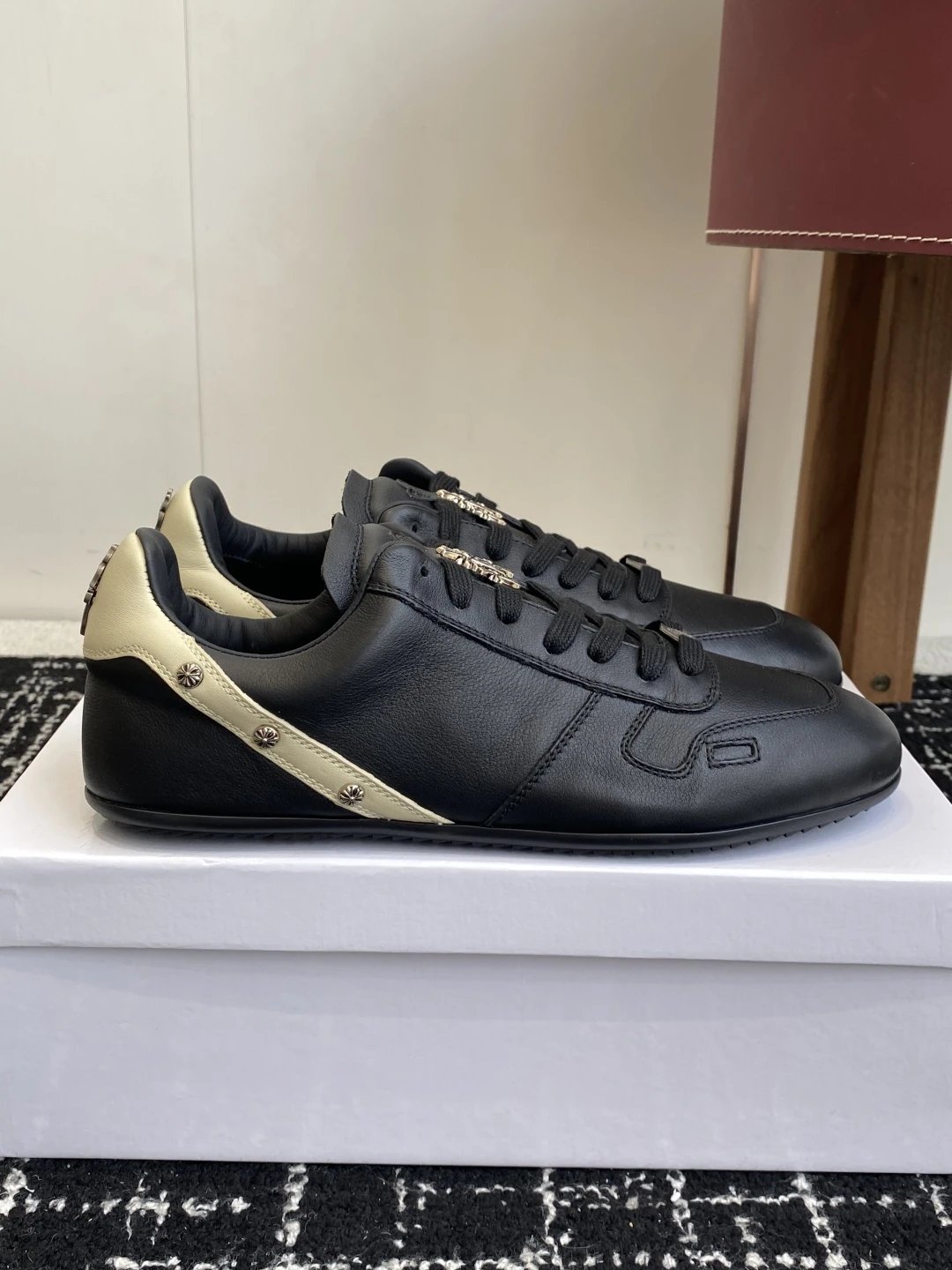 Retro Leather Trainer Sneakers Noir Ivory - Gallery Image 1 - Detailed View