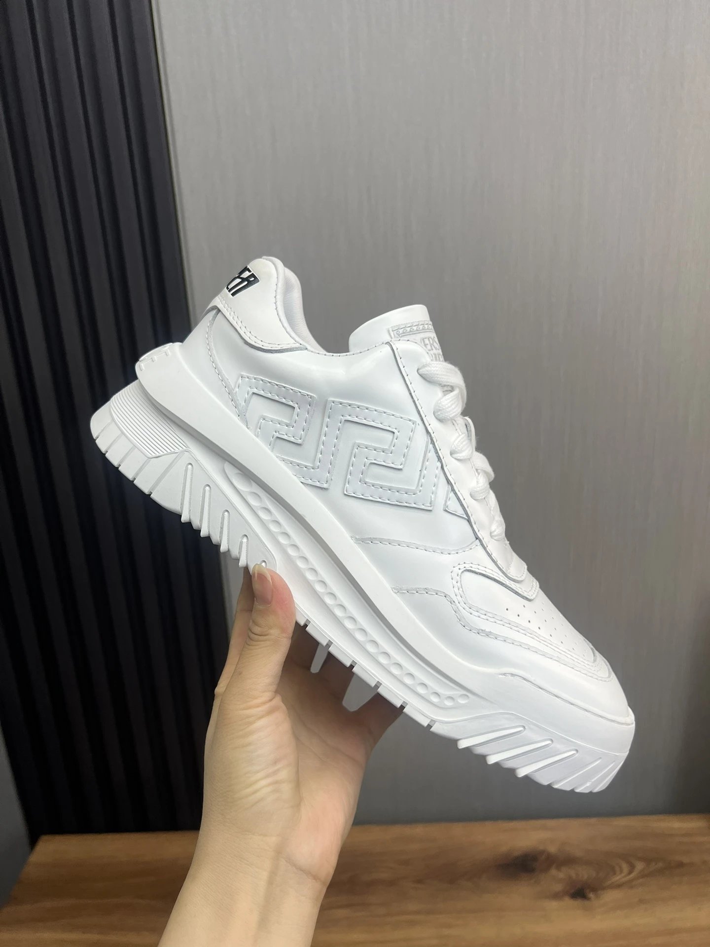 Luxury Leather Sneaker Low Arctic White - Gallery Image 7 - Detailed View