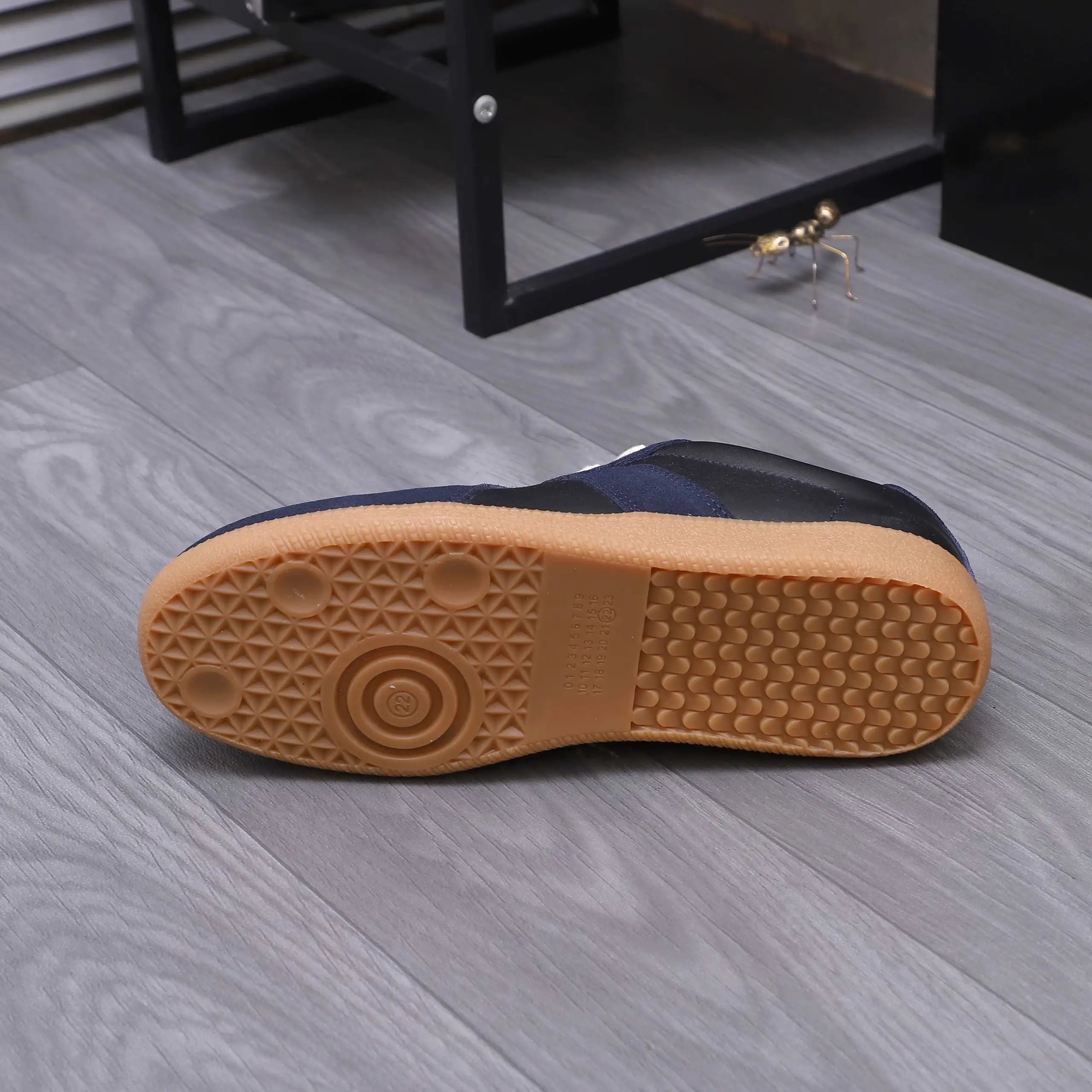 Maison Margiela Leather Sneakers Blue - Gallery Image 8 - Detailed View