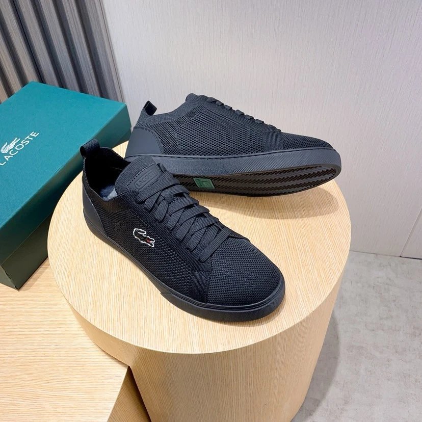 Lacoste Classic Sneakers Black - Gallery Image 2 - Detailed View