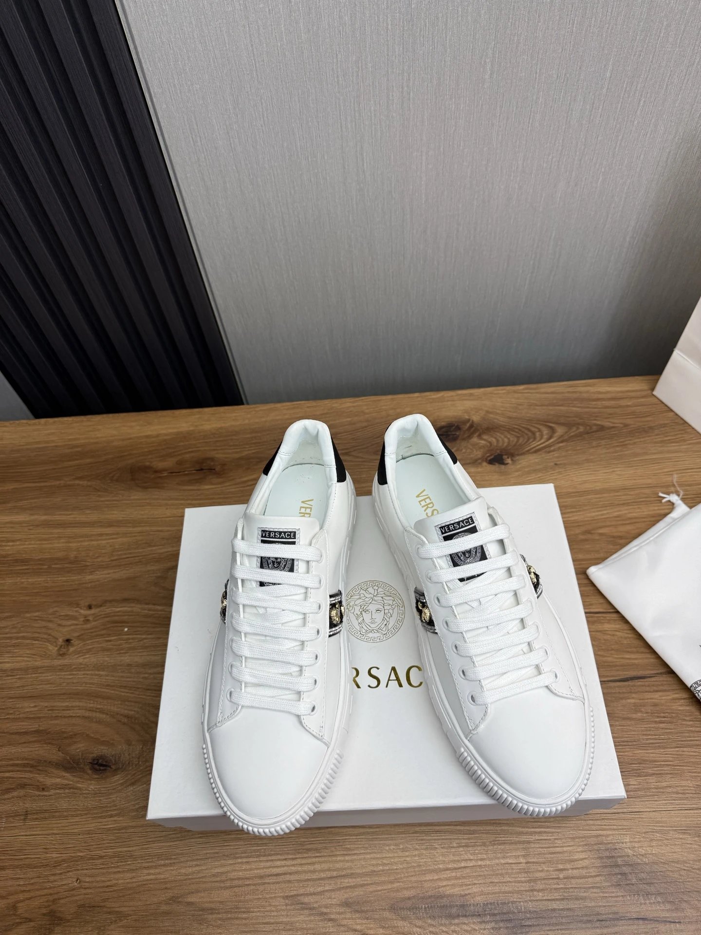 Luxury Leather Low Top Sneakers White Noir - Gallery Image 2 - Detailed View