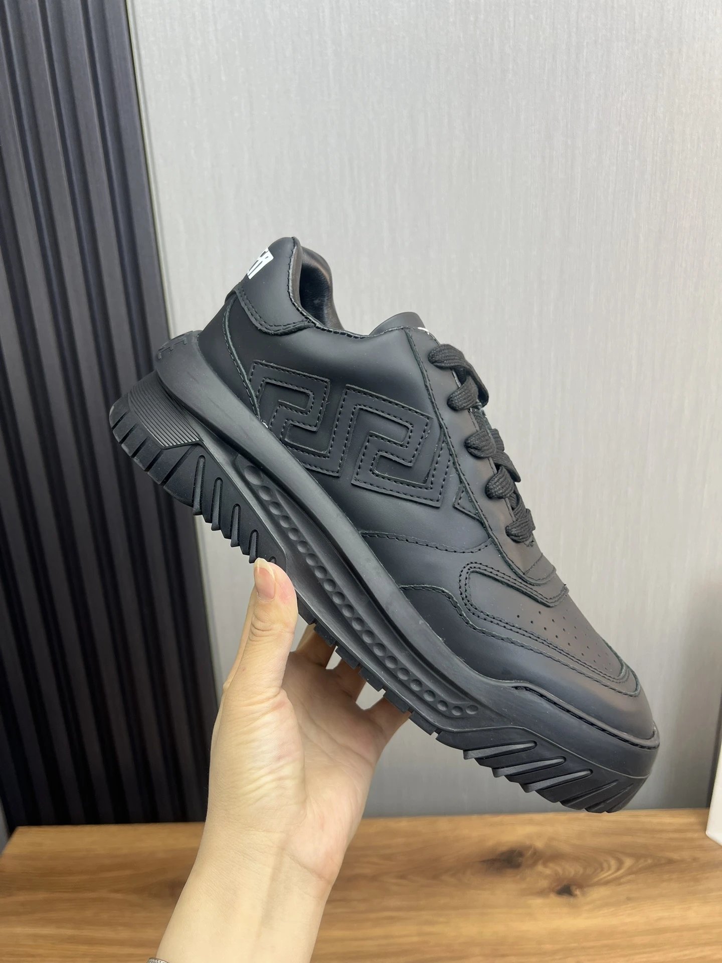 Luxury Leather Casual Sneakers Low Top Obsidian Black - Gallery Image 7 - Detailed View