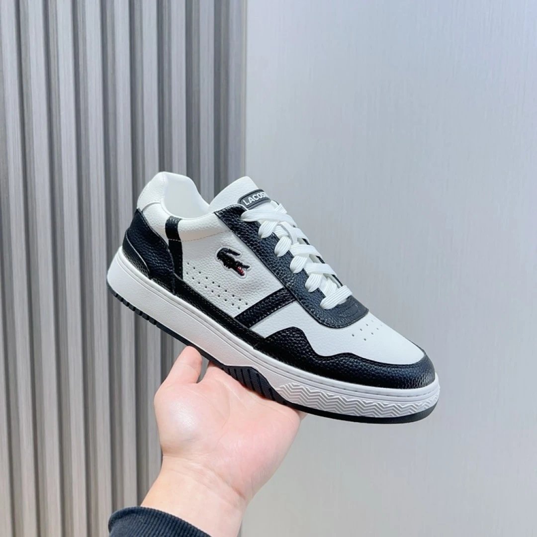 Lacoste Classic Sneakers Black White - Gallery Image 3 - Detailed View