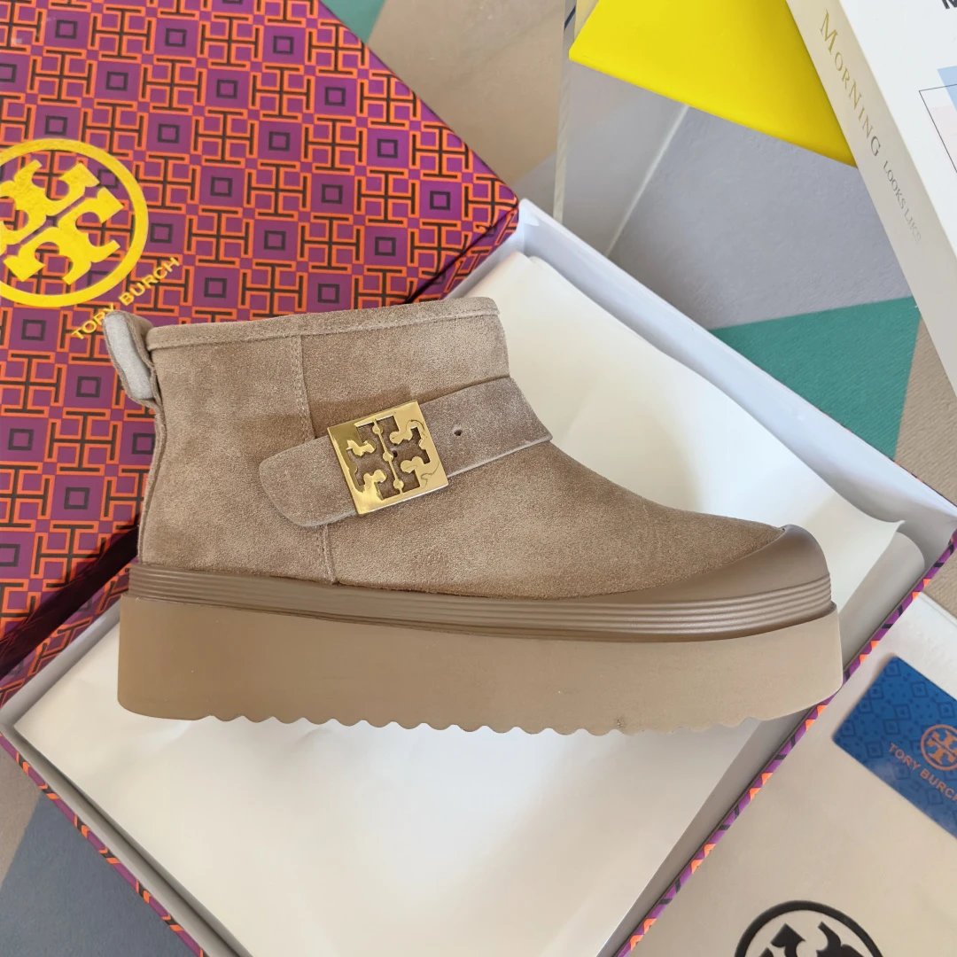 Women's Shearling Platform Snow Boots Sandstone - Gallery Image 6 - Detailed View