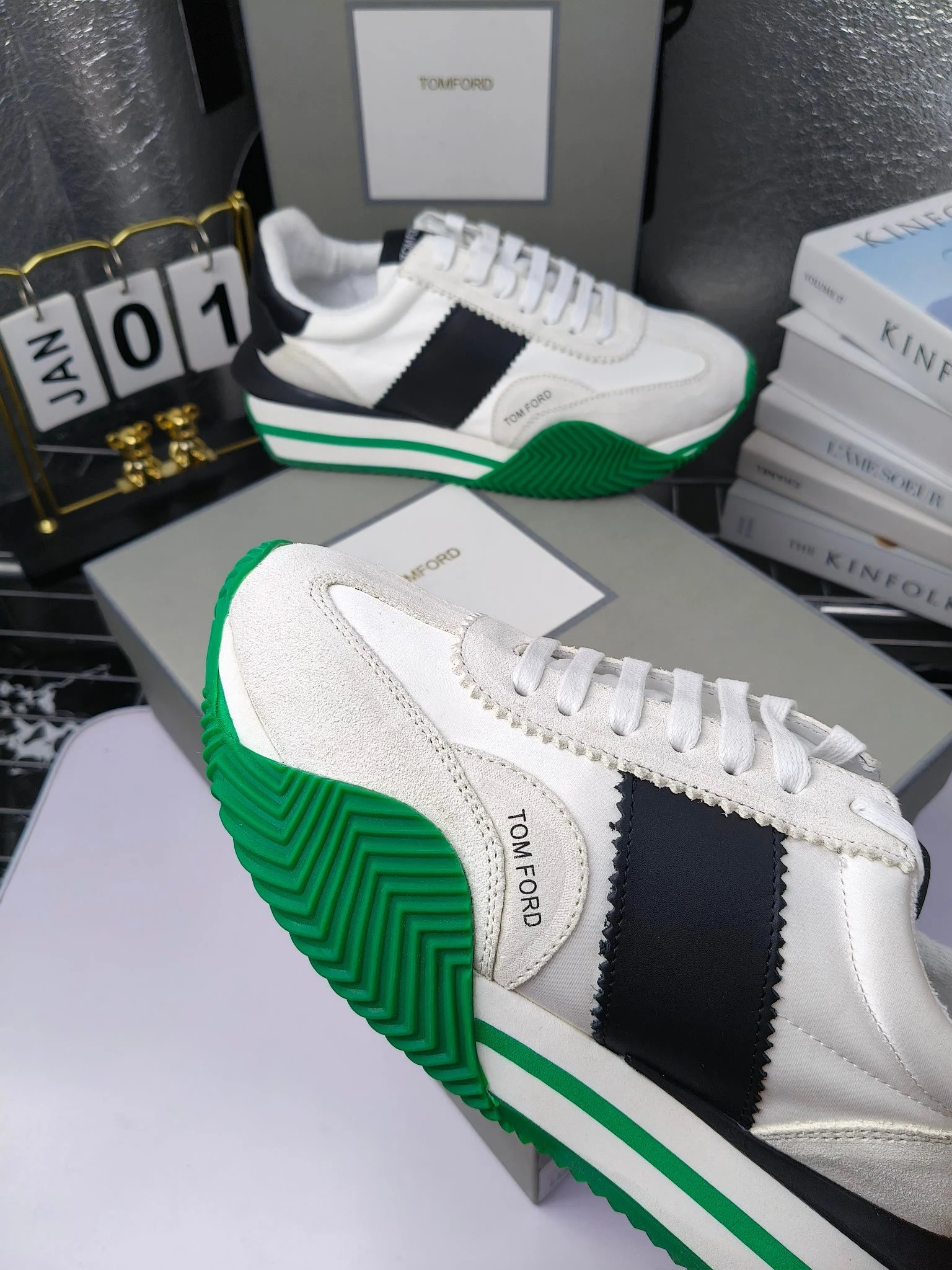 Retro Leather Platform Sneakers Emerald Green - Gallery Image 3 - Detailed View